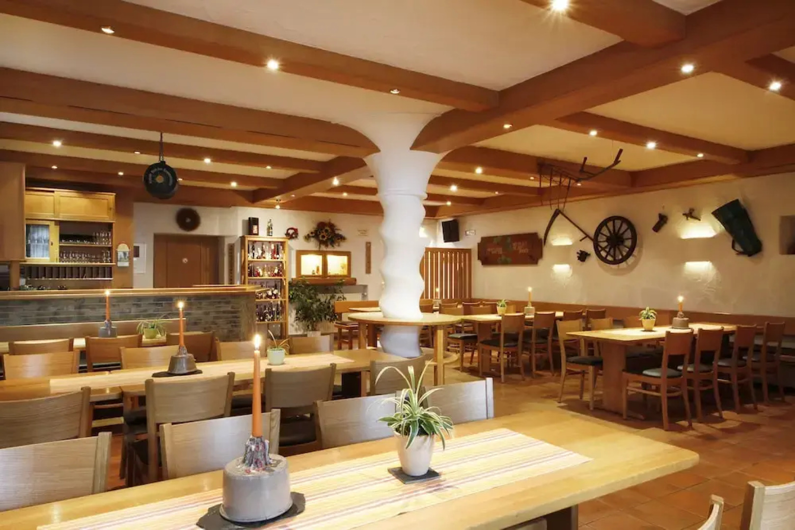 Gästehaus Weingut - Fröhliches Weinfass