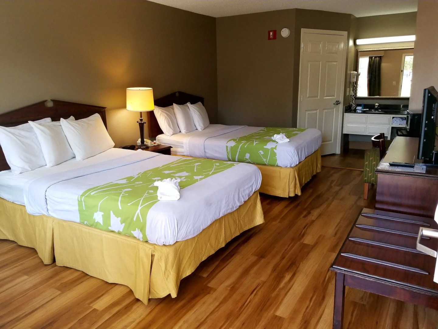 Red Roof Inn & Suites Wilson