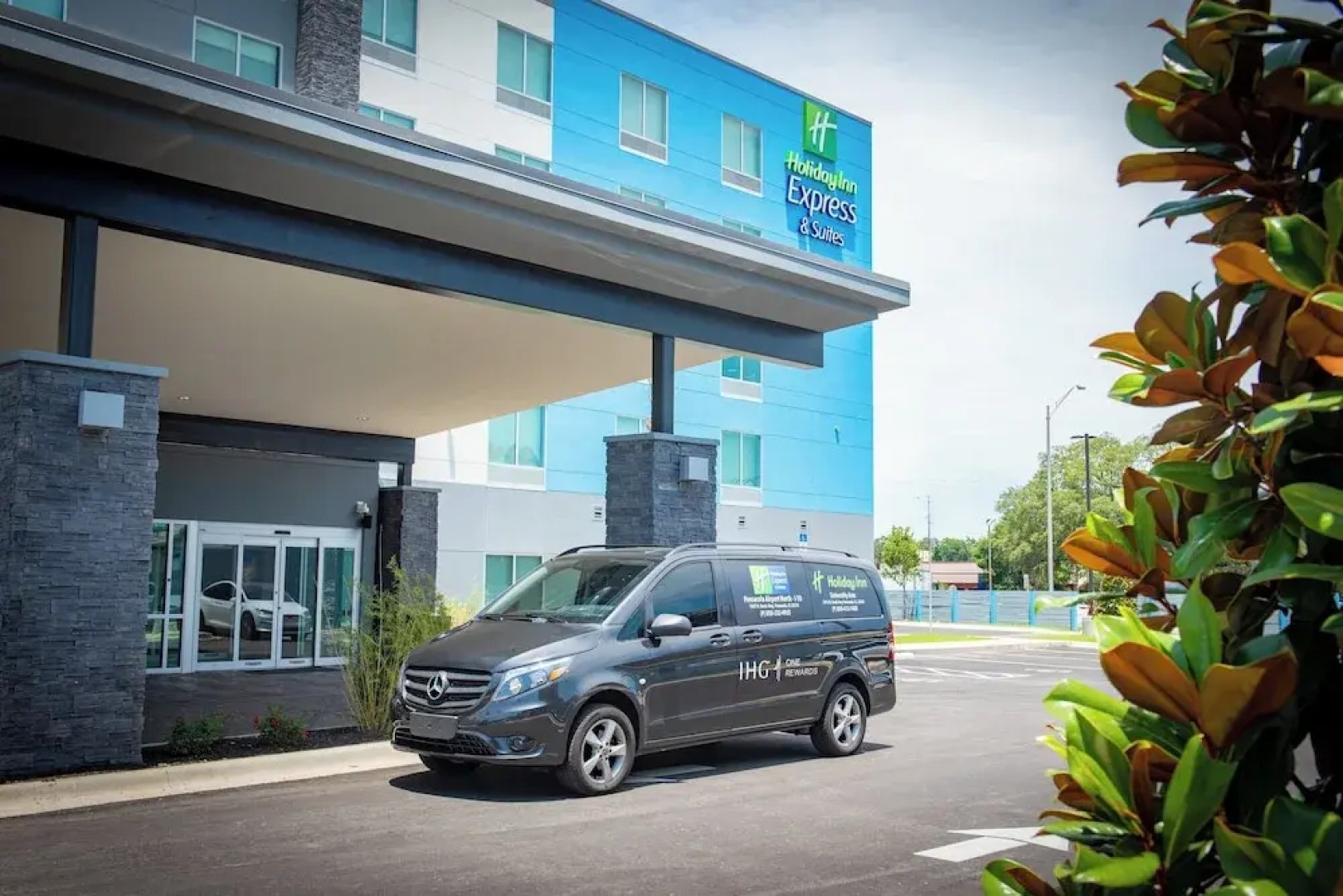 Holiday Inn Express & Suites Pensacola Airport North – I-10 by IHG