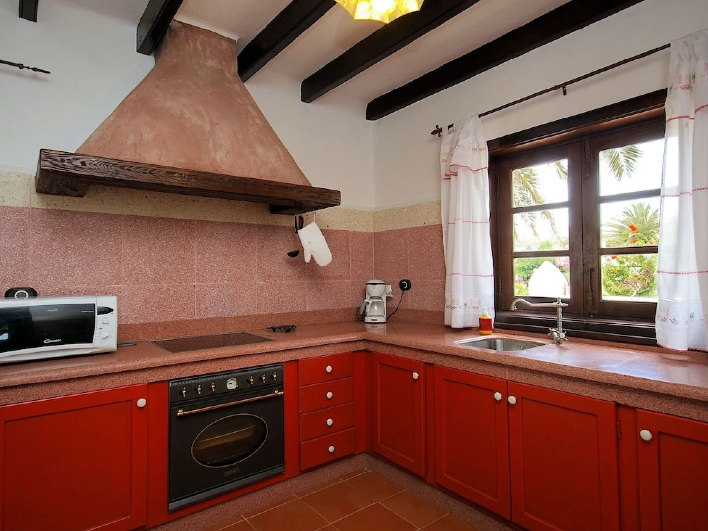 Comfortable Villa in Haría With Swimming Pool