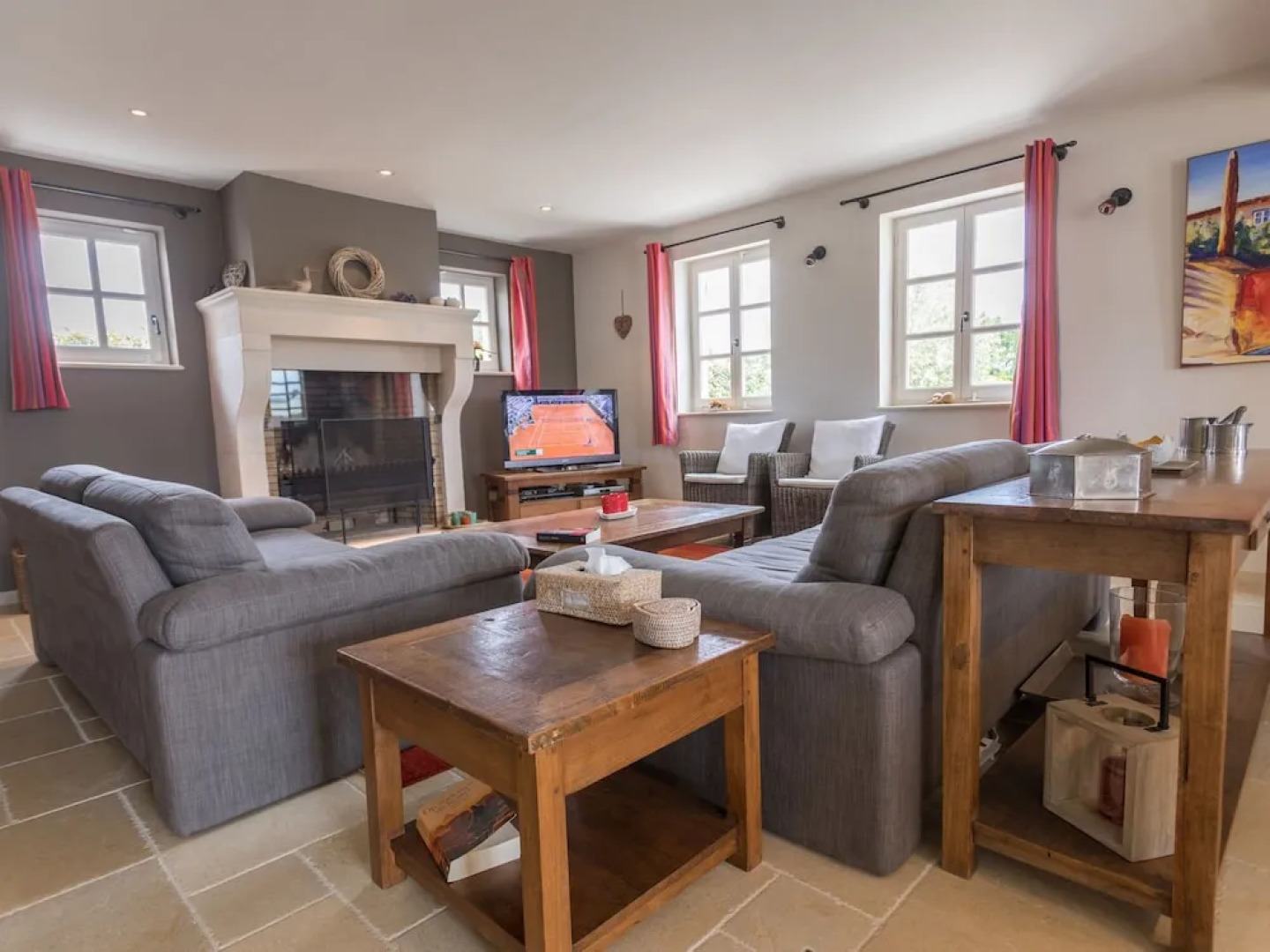 Stunning Villa With Heated Private Swimming Pool in Peaceful Location