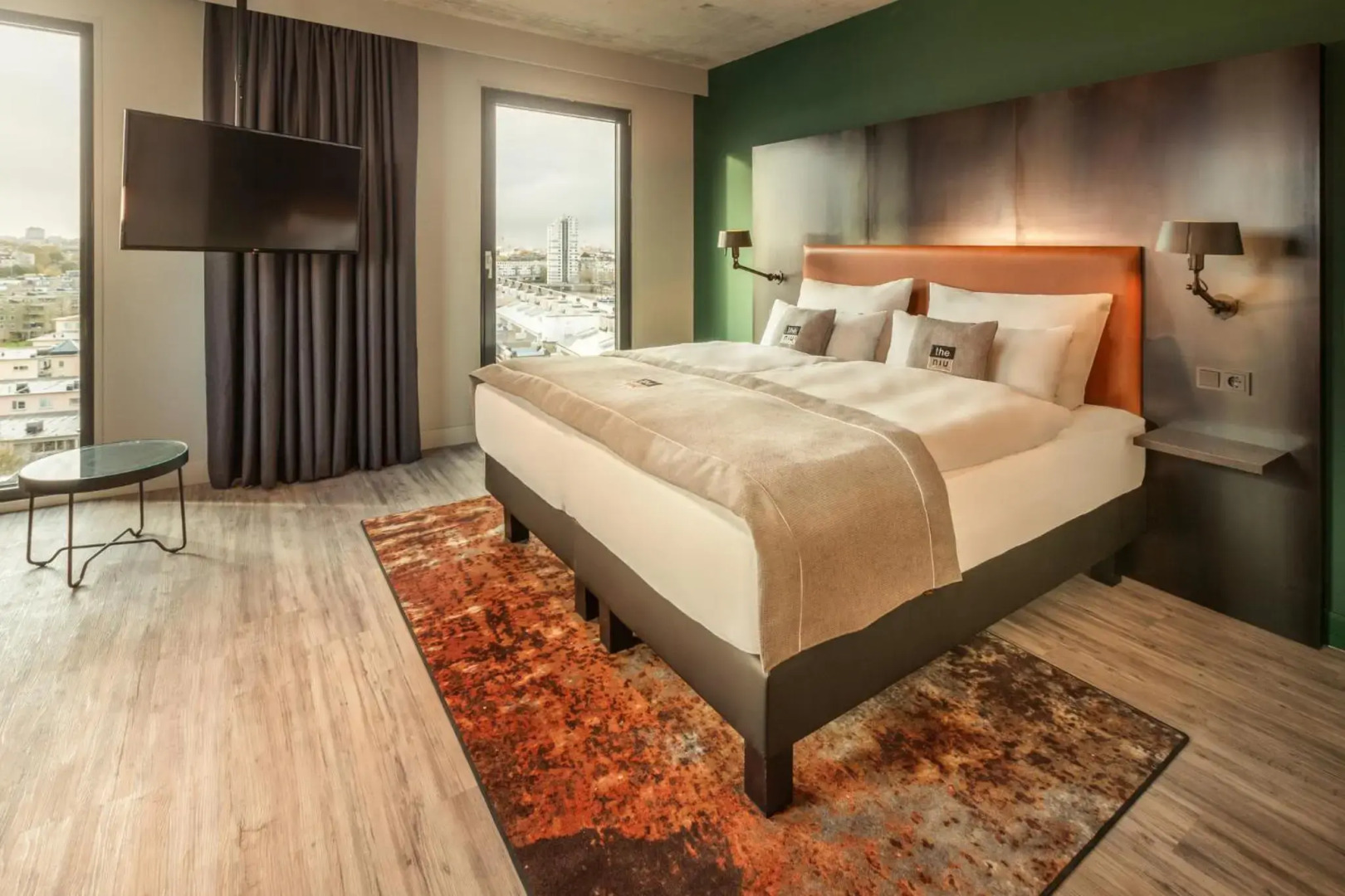 Holiday Inn - the niu, Fender Amsterdam by IHG