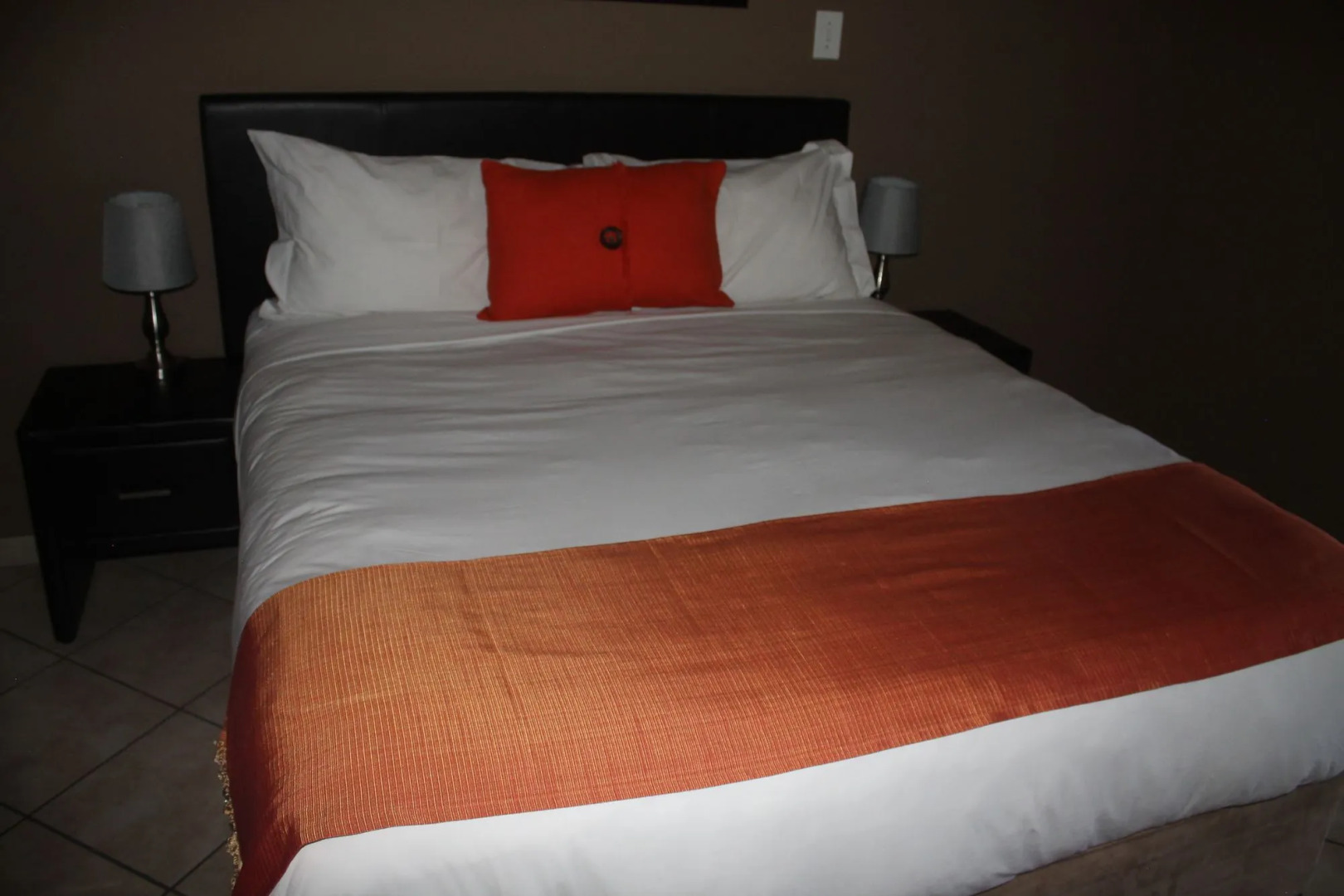 Sleep-Time Guest Lodge