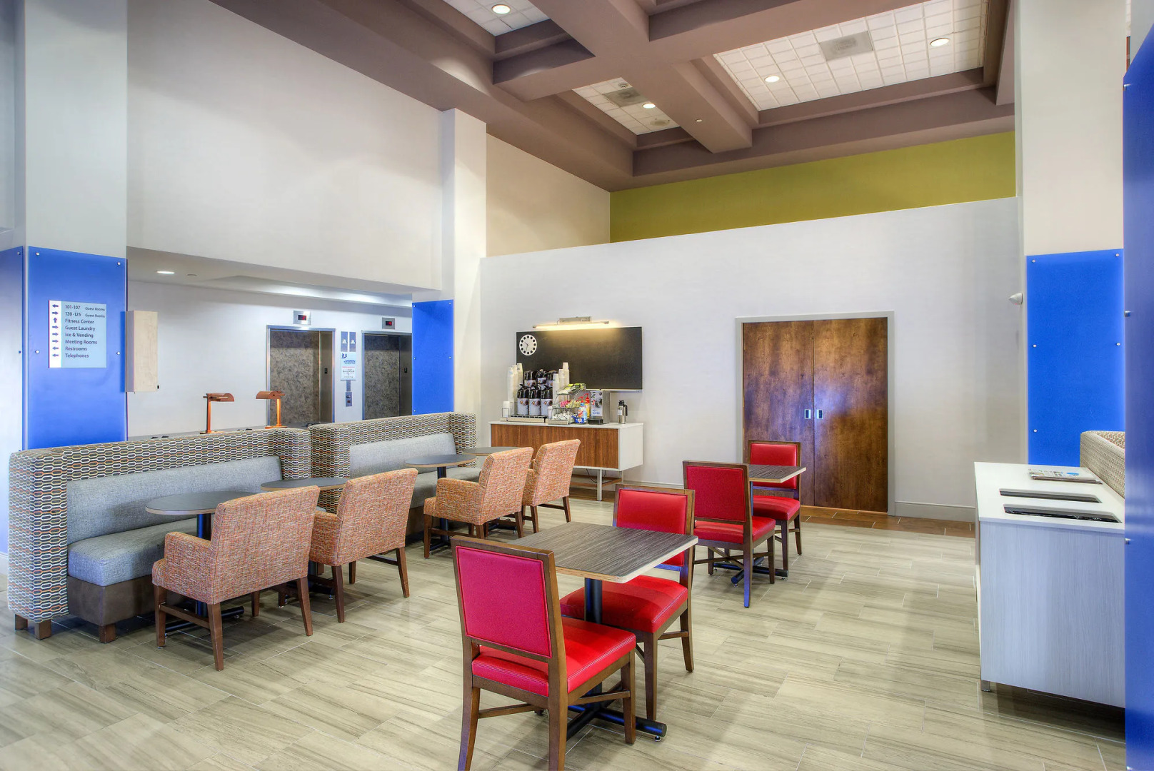 Holiday Inn Express & Suites Tempe by IHG