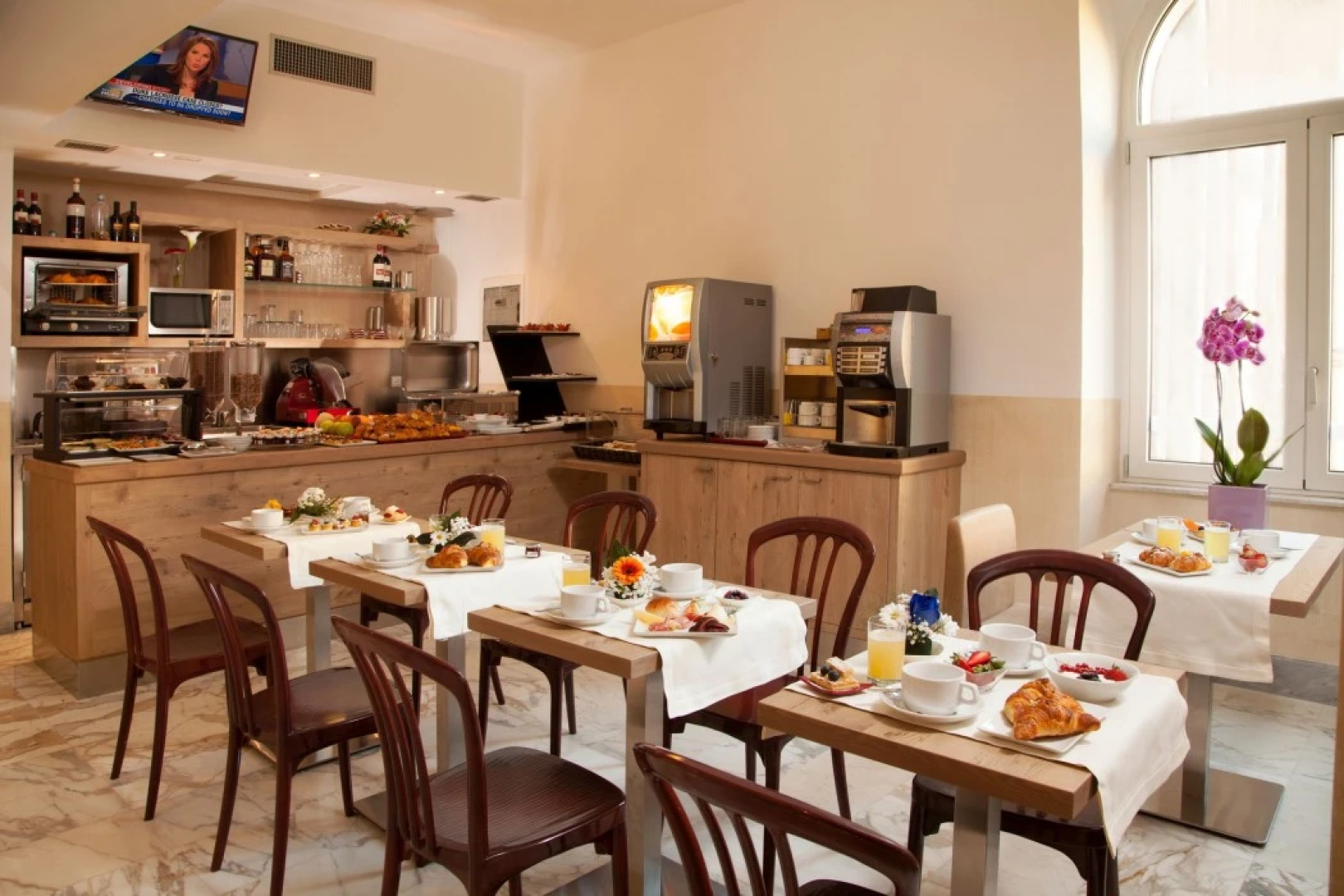 Floris Hotel