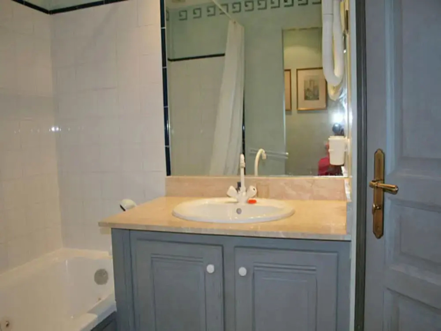 Cosy Flat in a Drome Chateau With Pool