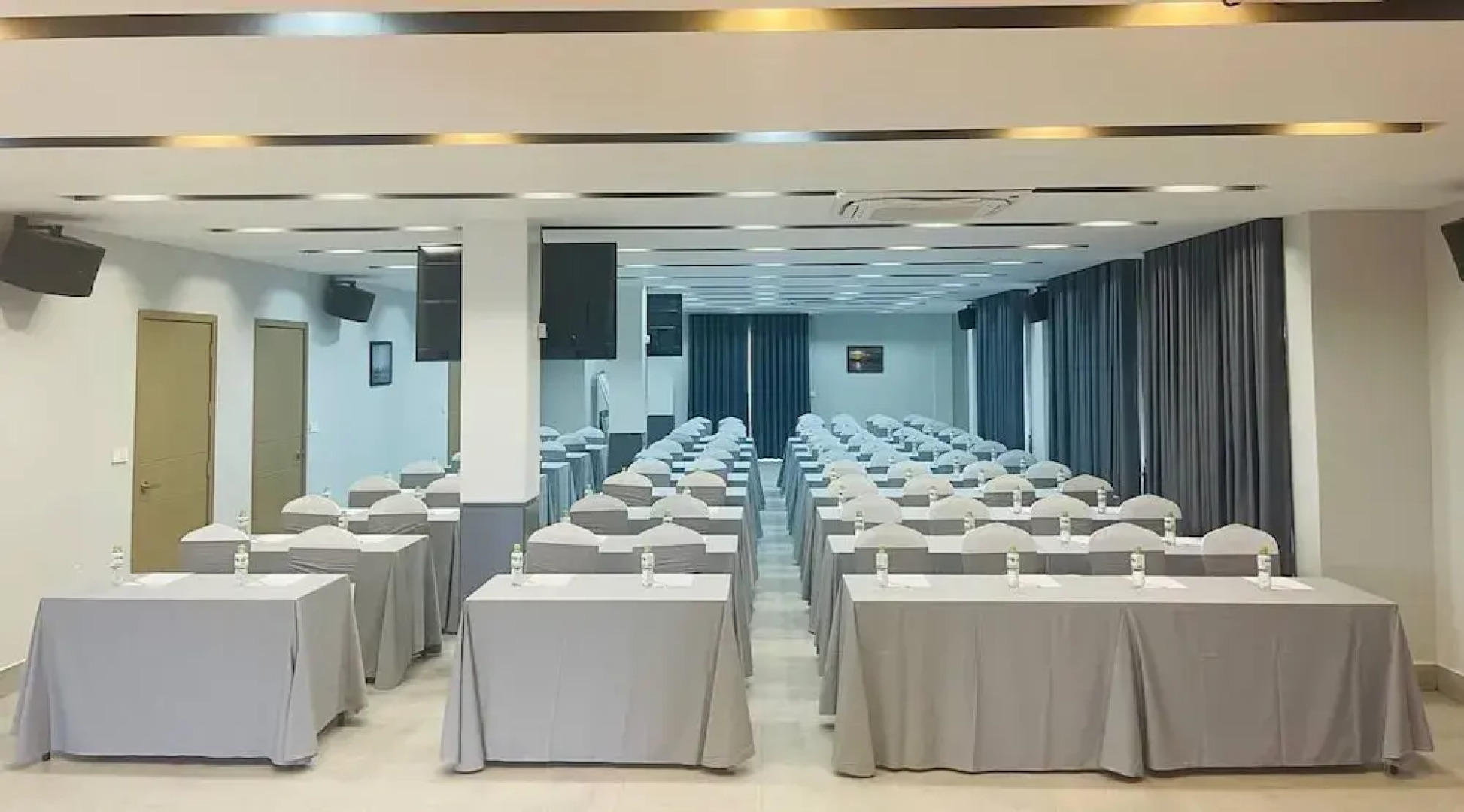 The Square Kampot Hotel