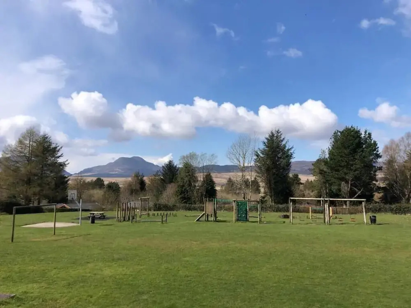 Snowdonia Log Cabin-sleeps 4-garden-pets