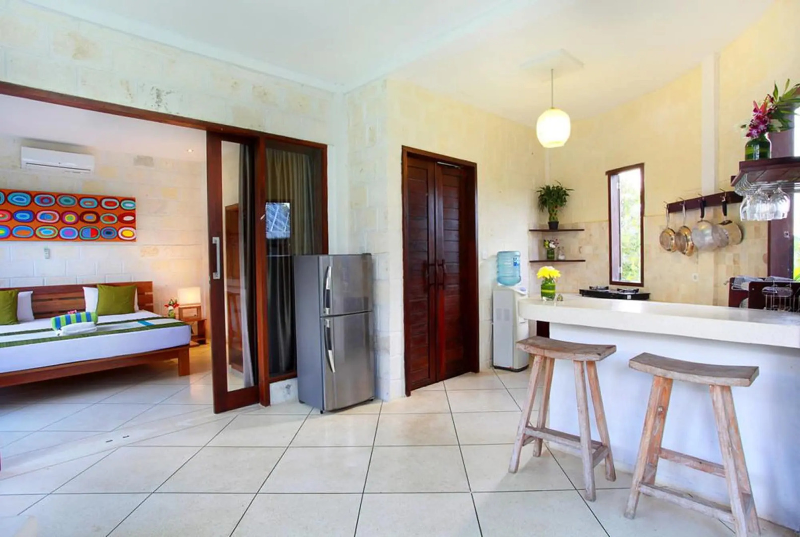 Hill Dance Bali American Hotel