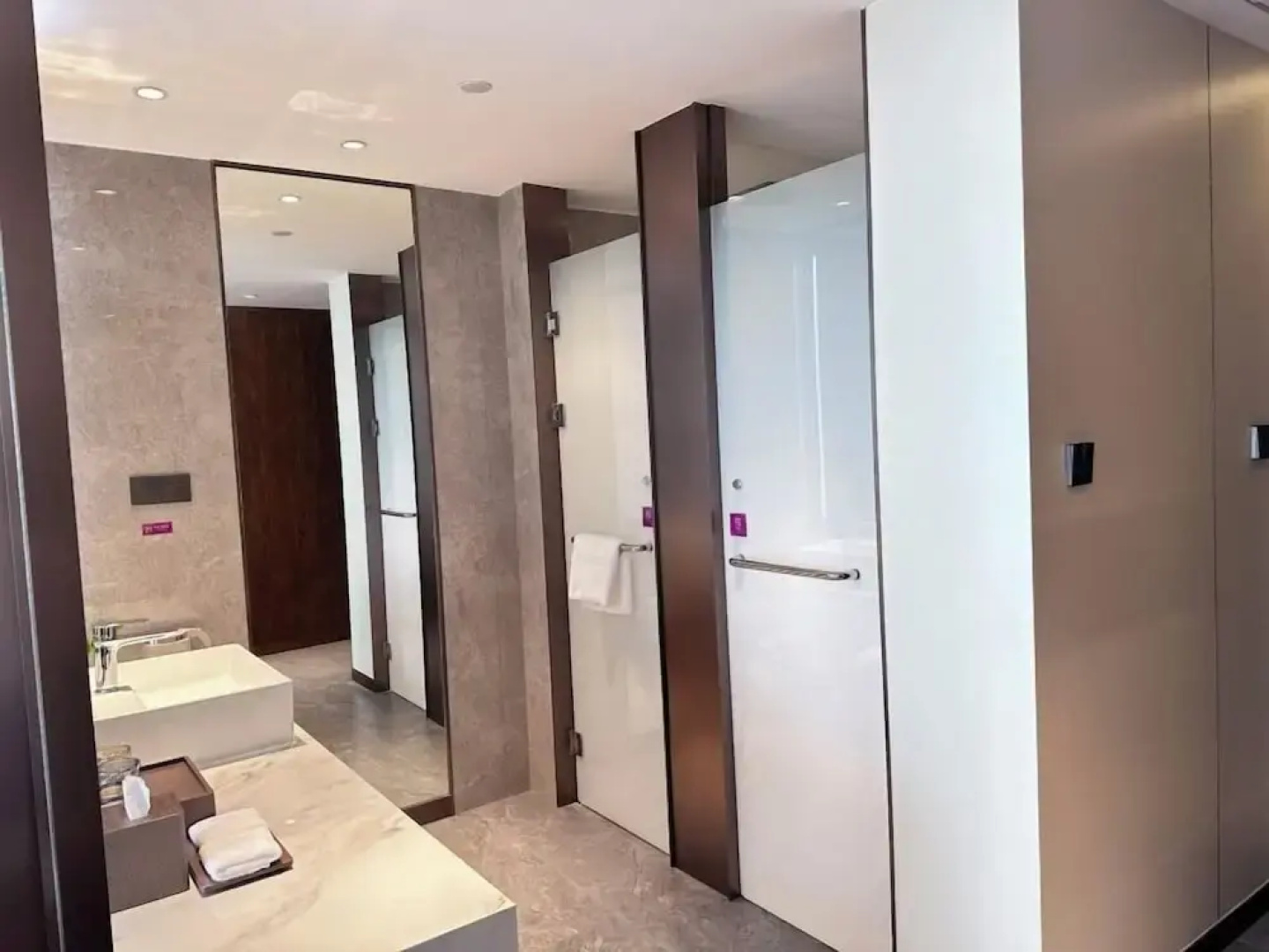Jiangshan Haiwaihai Grand Hotel