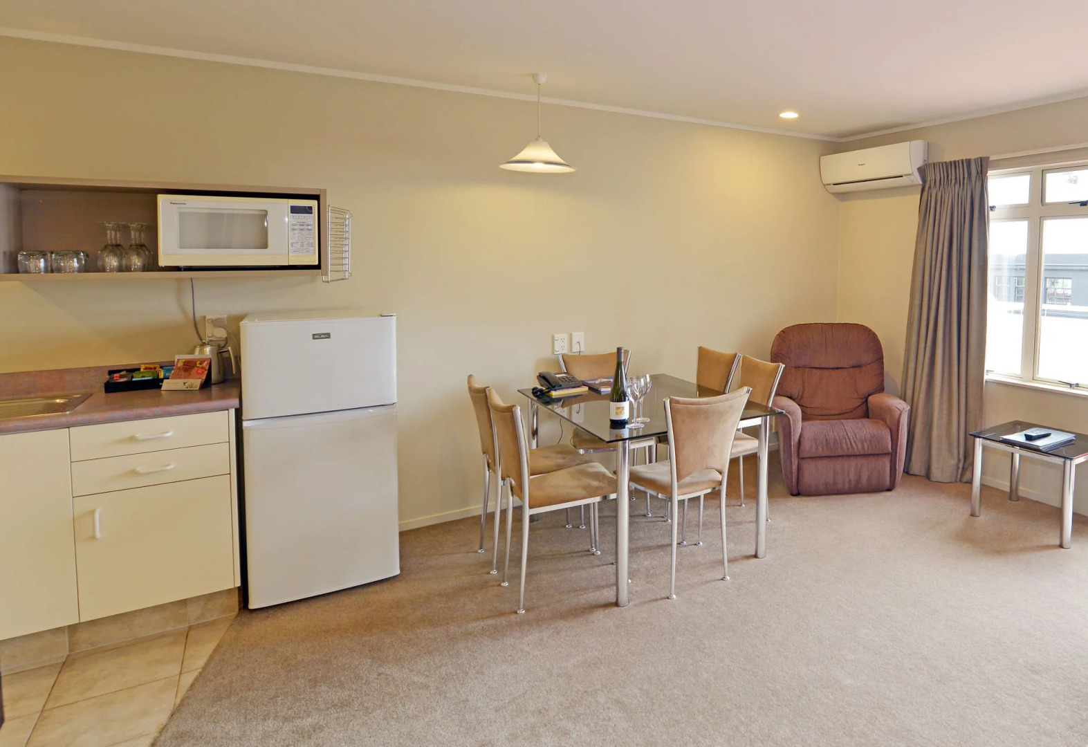 Brougham Heights Motel