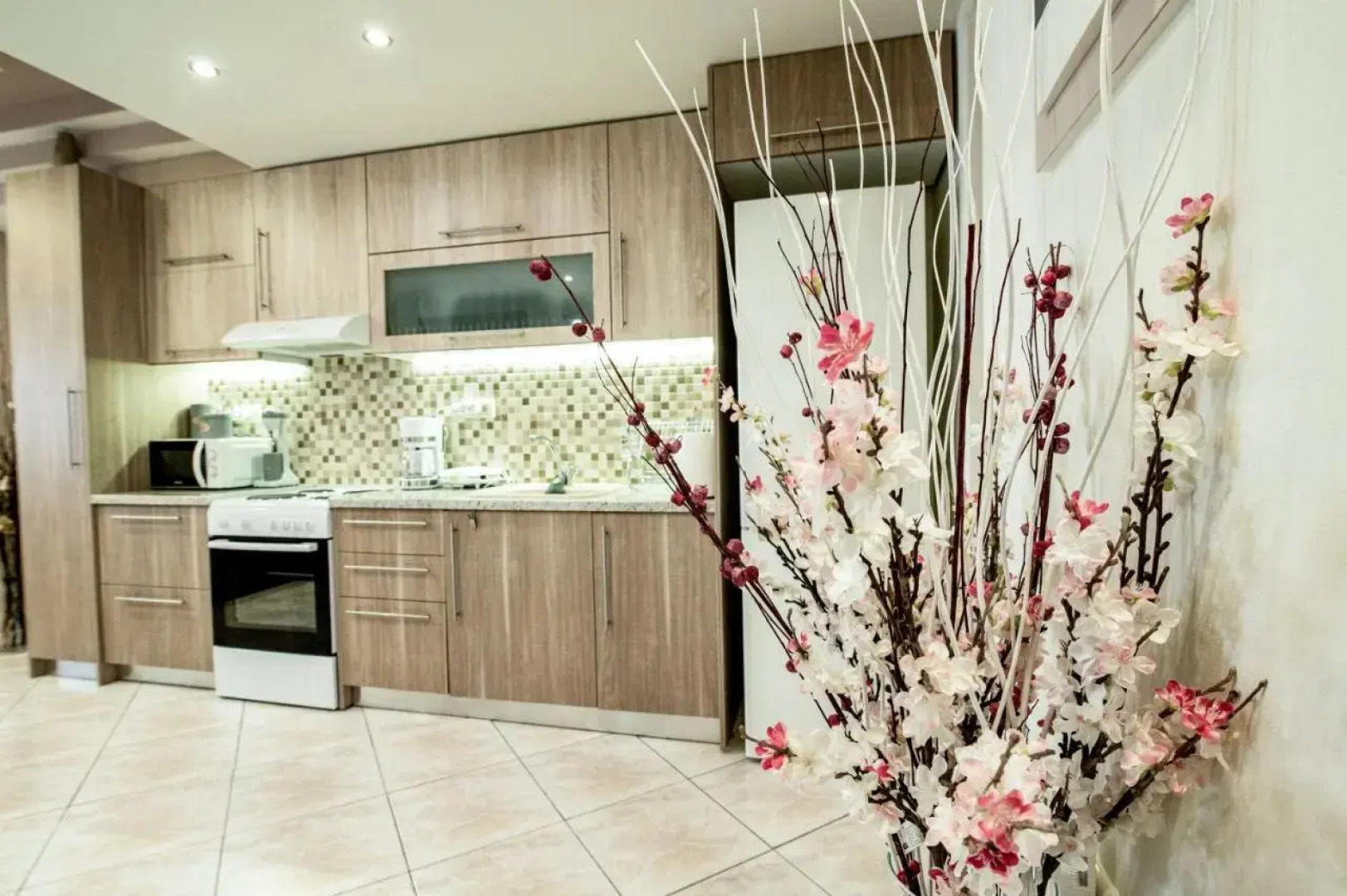 'The Ivory' House Project In Athens