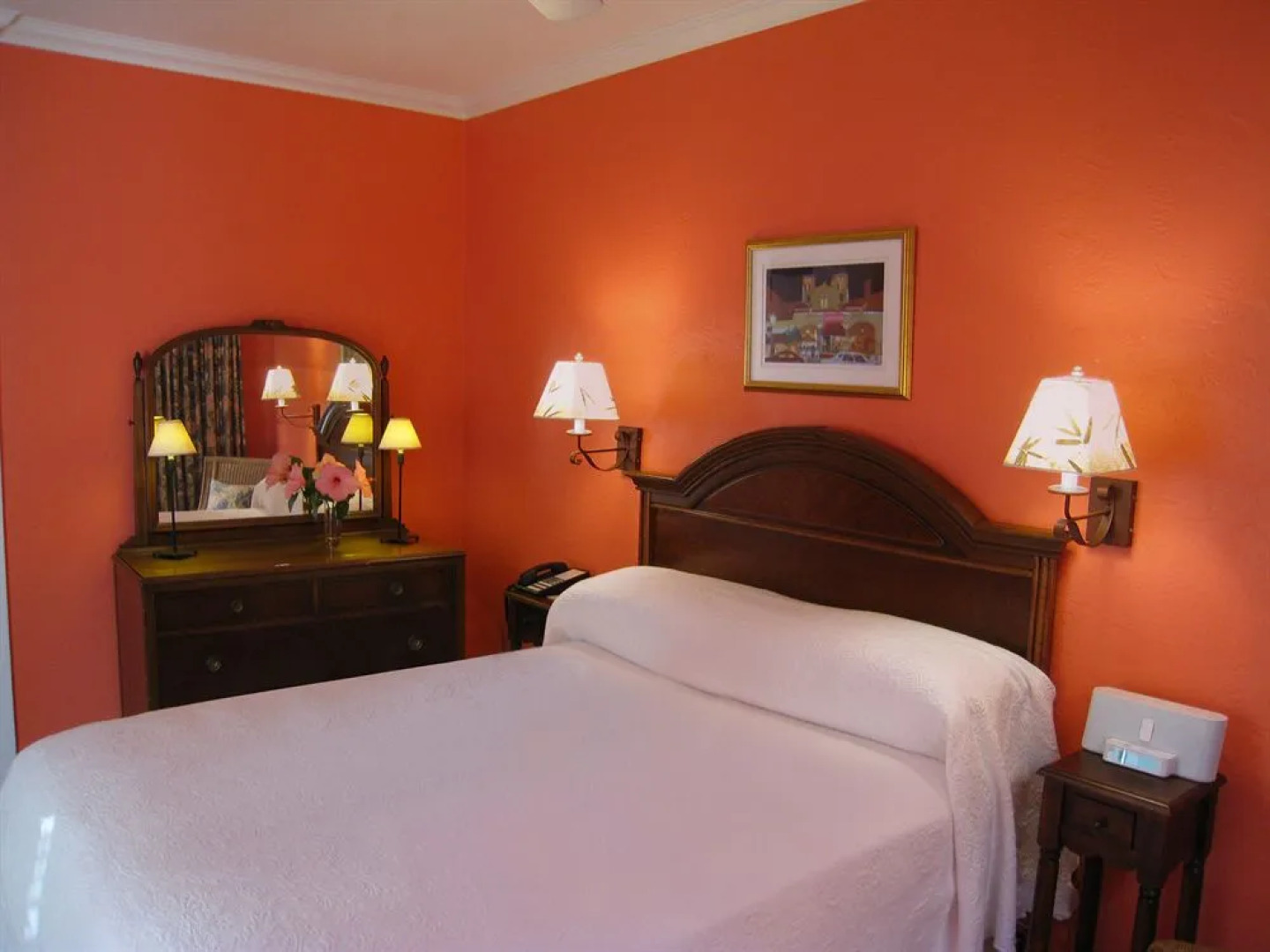 Colony Hotel & Cabaña Club