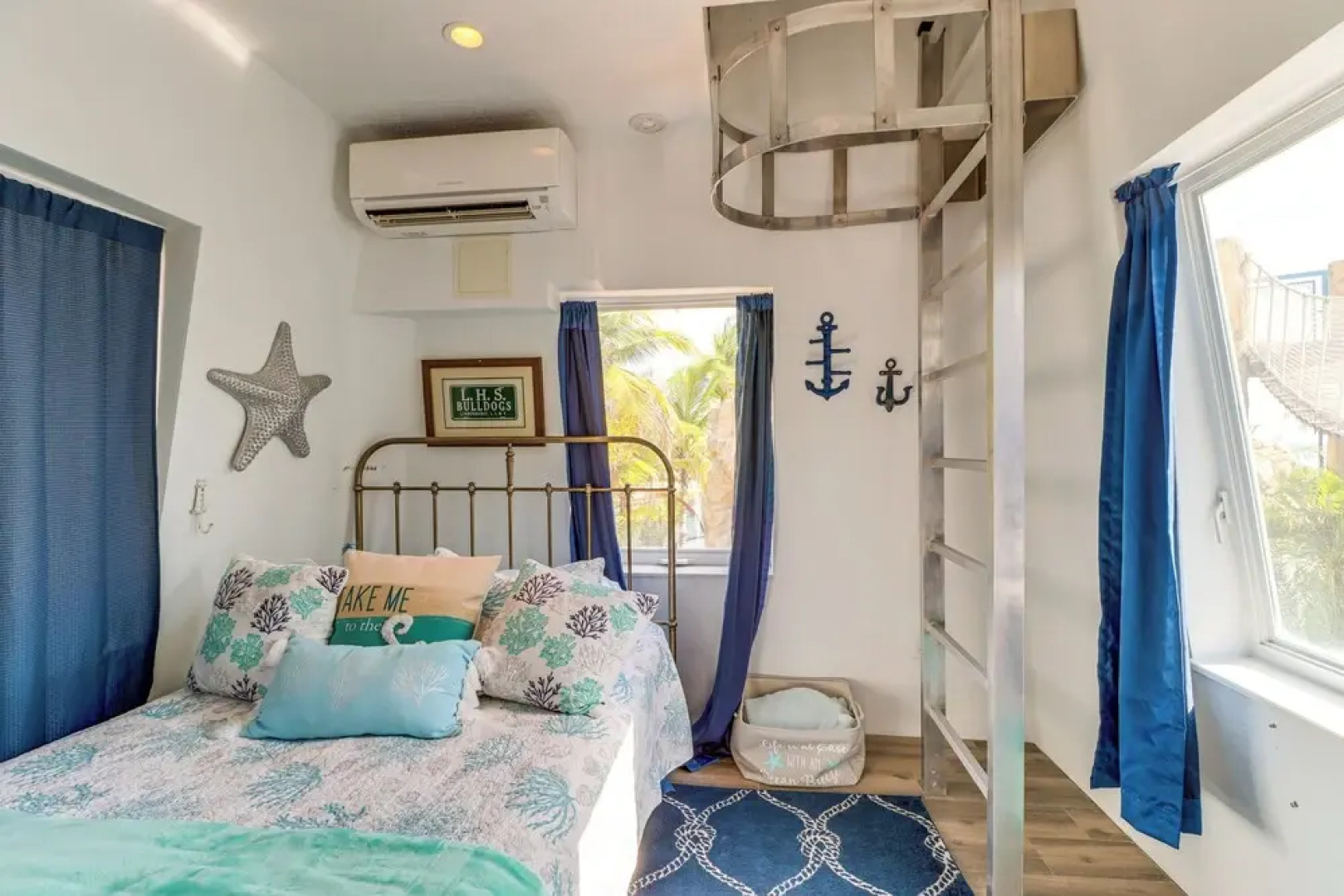 1 Mi to Dtwn: Oceanfront Gem w/ Resort Amenities!