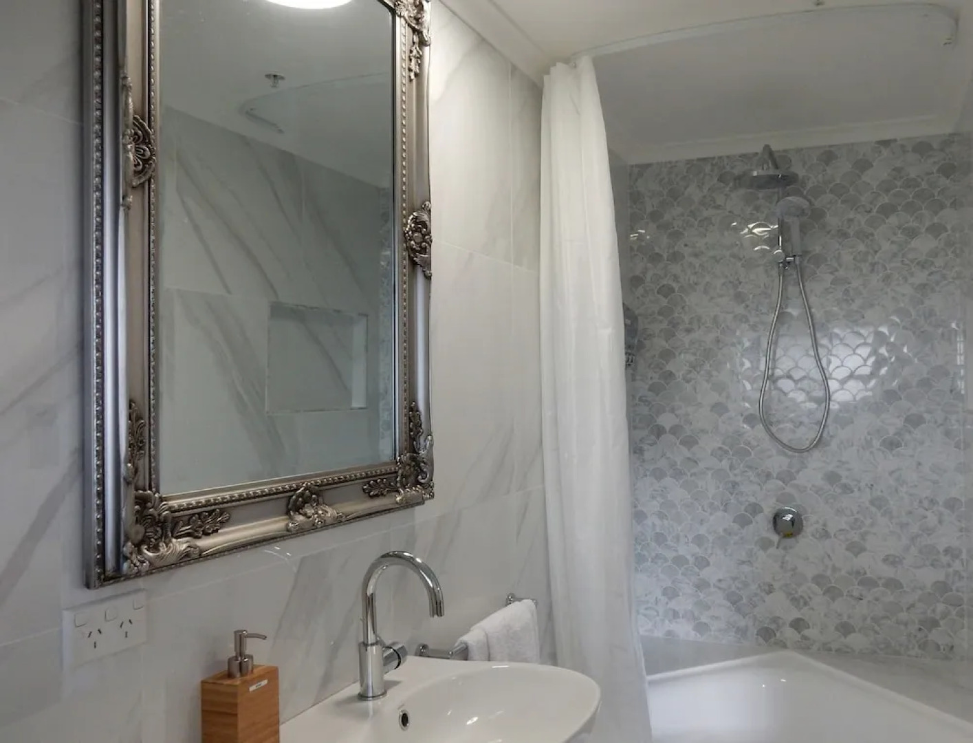 The Lodge Mapleton Falls