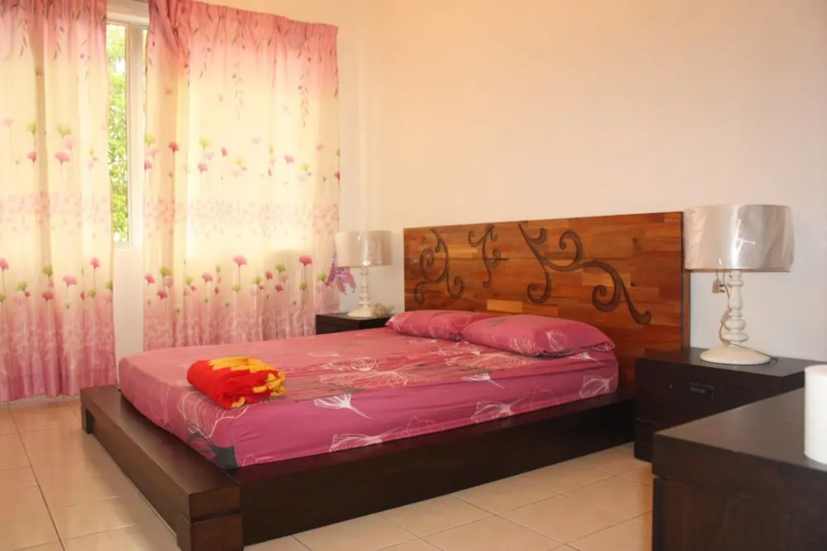 Teratai Homestay Taman Kinrara 2