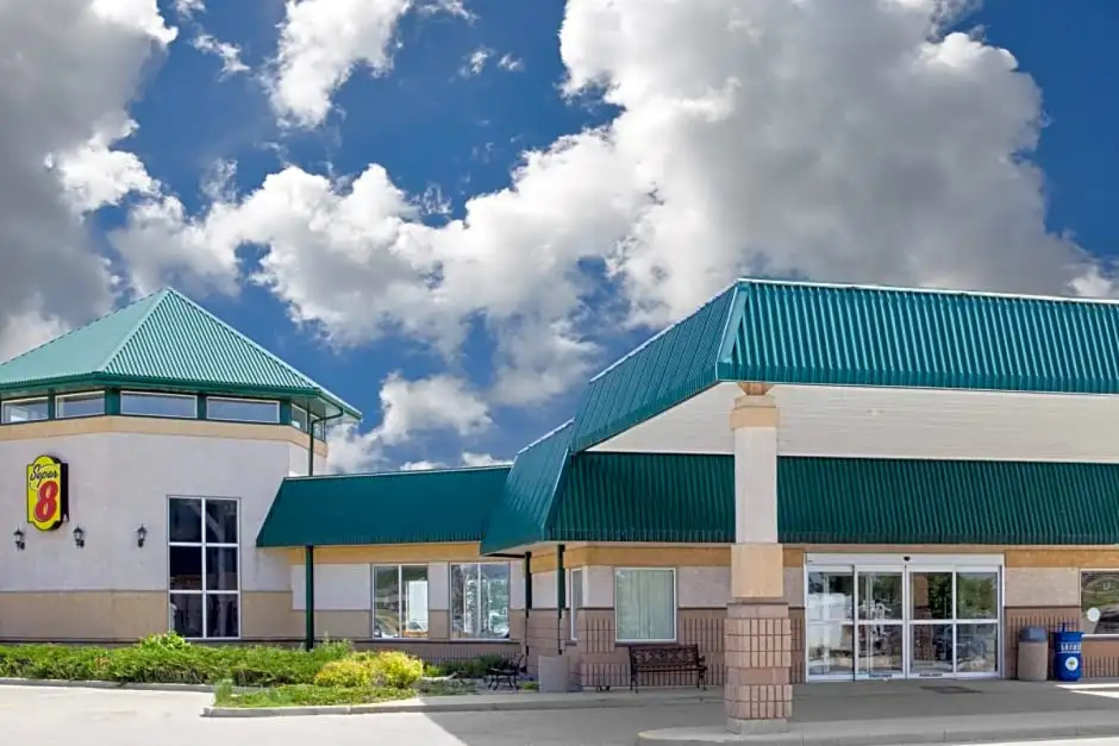 Super 8 by Wyndham Portage La Prairie MB