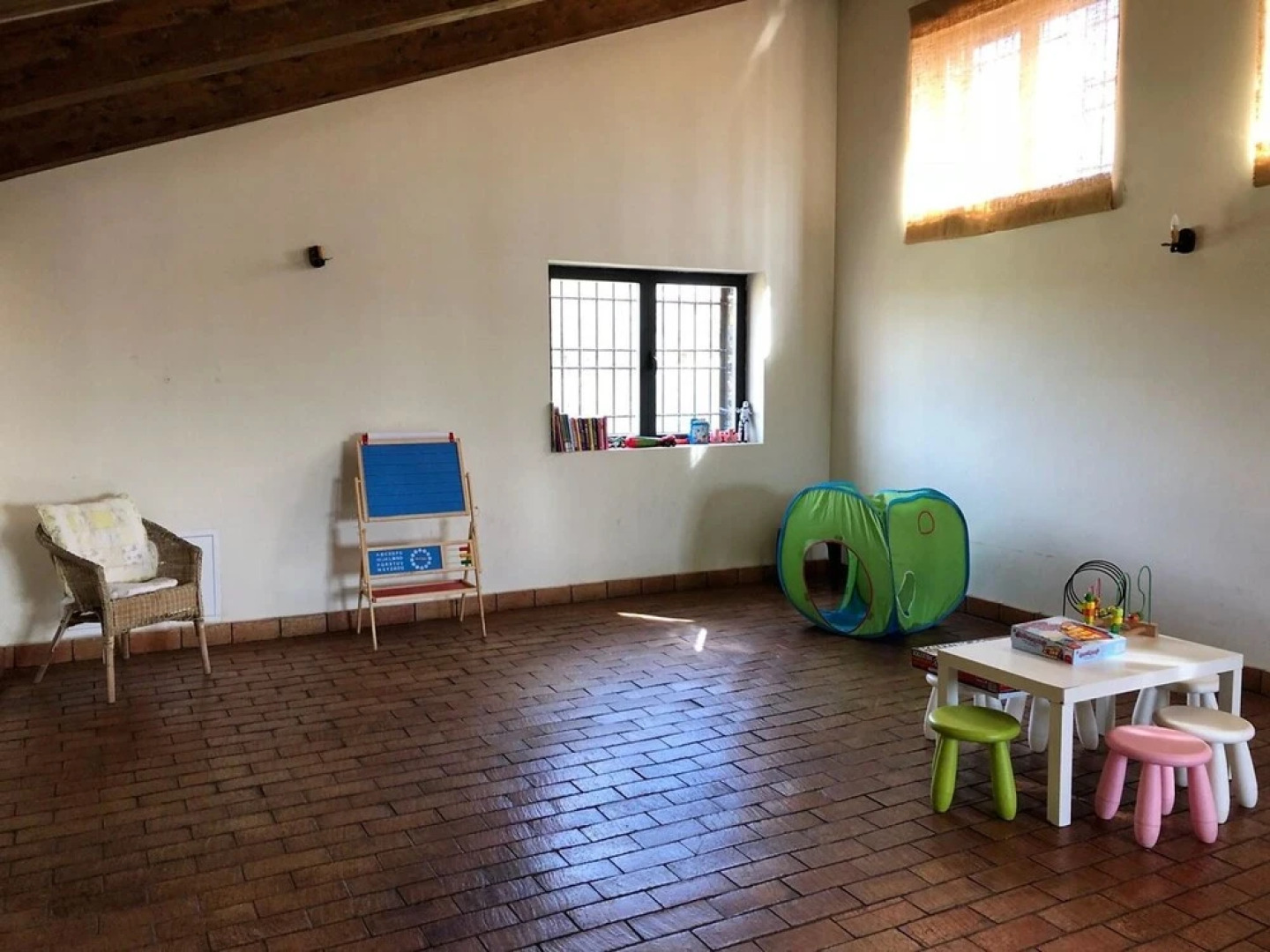 Villa With 5 Bedrooms in Maello, With Private Pool and Enclosed Garden