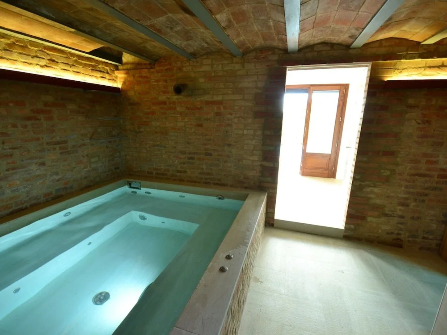 Farmhouse in Tuscany With Pool & Sauna