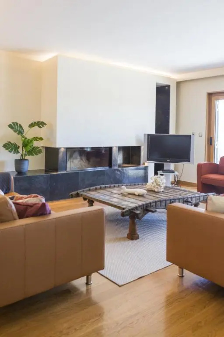 Estoril Queen s Apartment by Cadenzalux