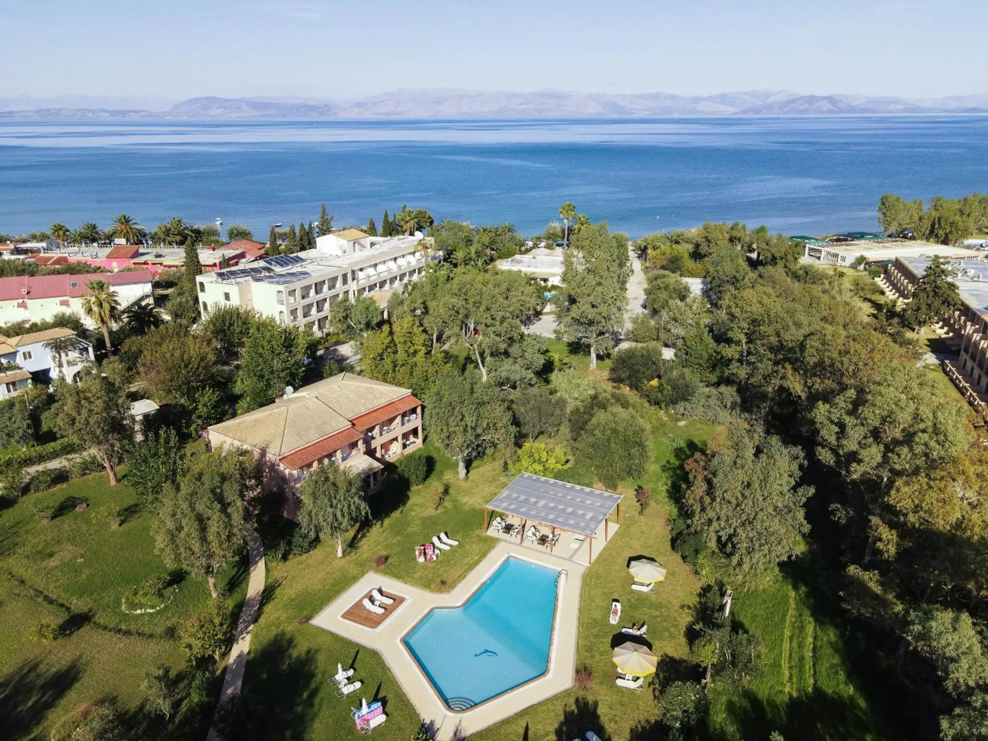 Tellis Holiday Rooms By Hotelius