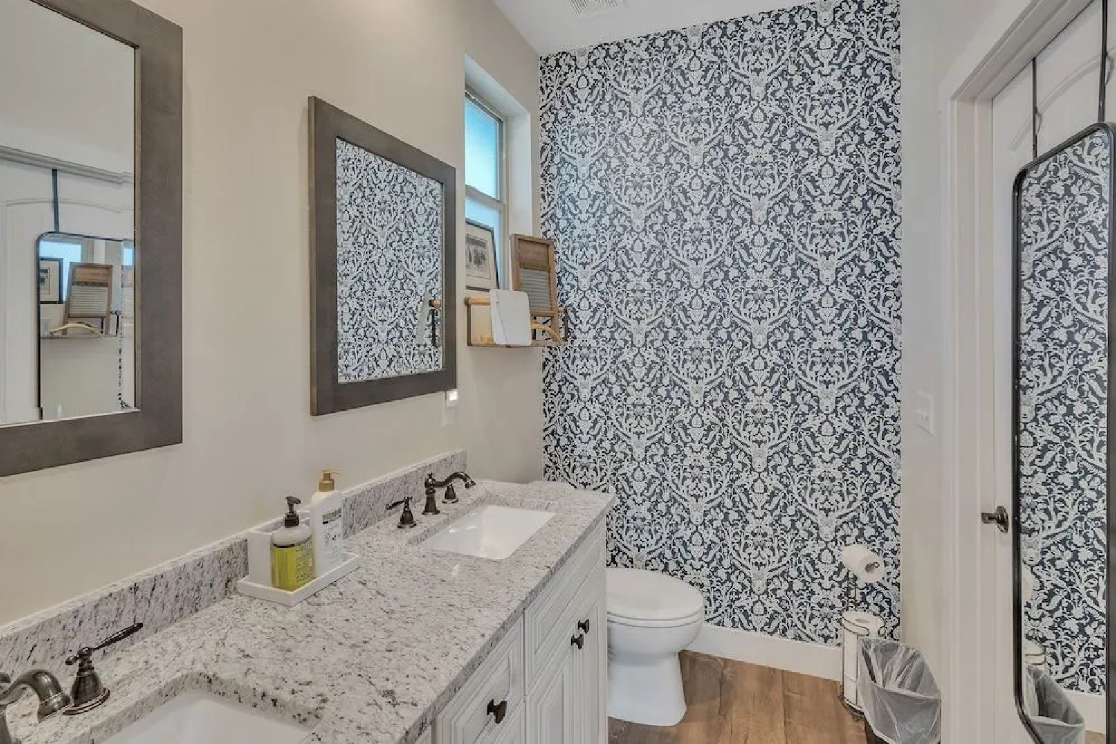 Place In The Pines 3 Bedroom Cabin by Redawning