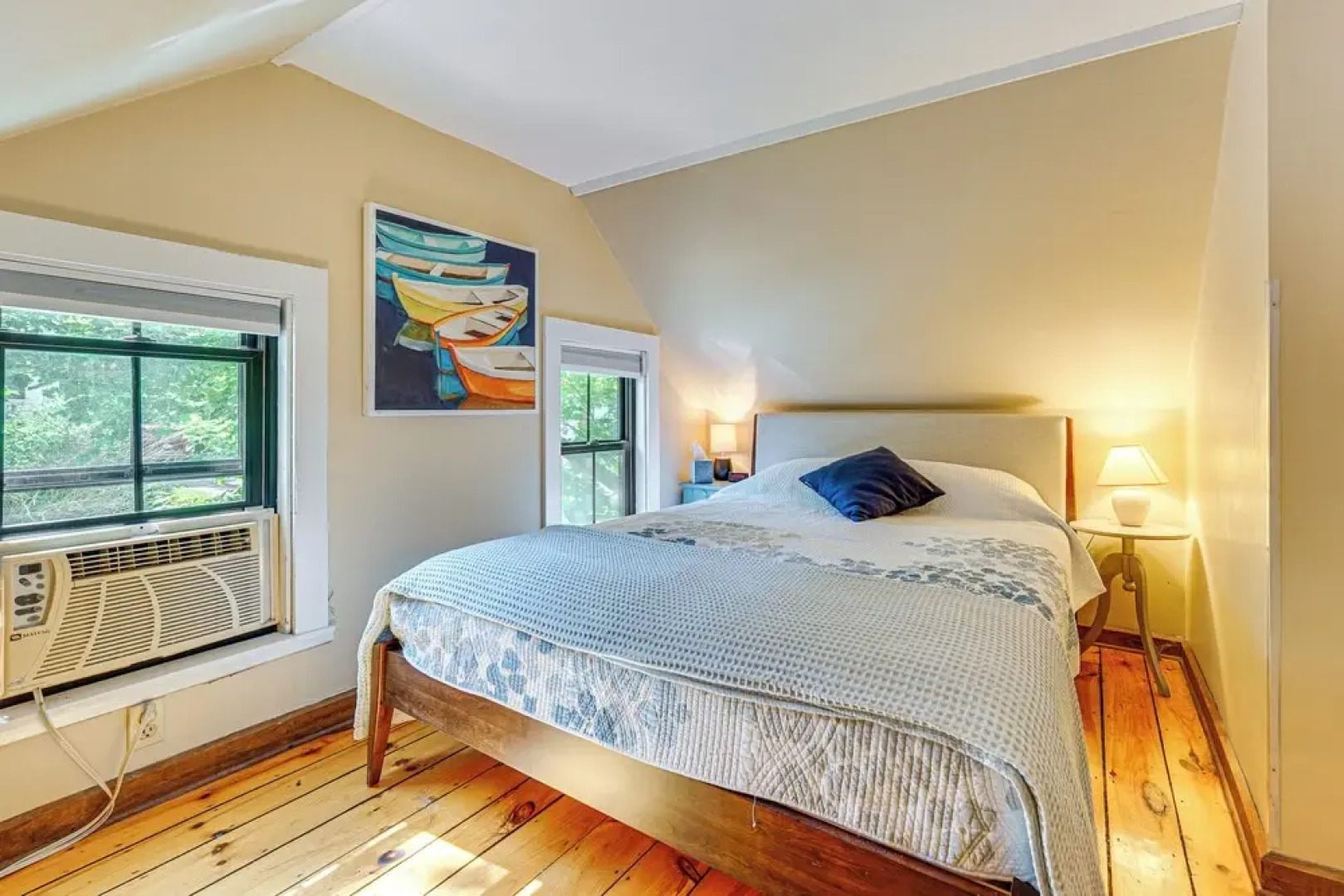 Charming Cottage w/ Patio, Walk to Boothbay Harbor