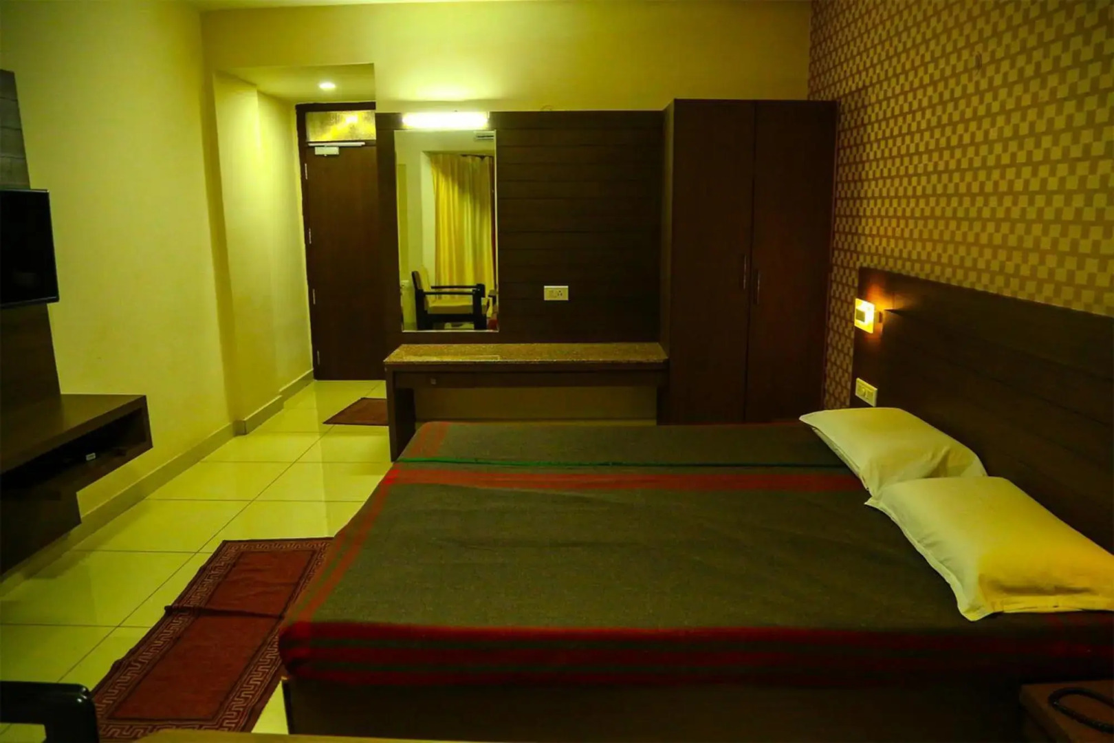 i-ROOMZ Hotel Pawan