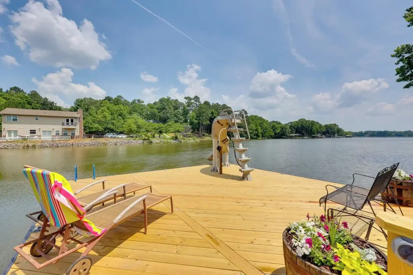 Lakefront Home w/ Kayaks & Dock in Hot Springs!