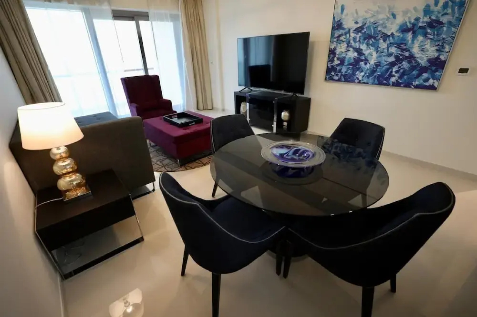 Waterfront 2 Bed Apartment Sleeps 4 With Parking