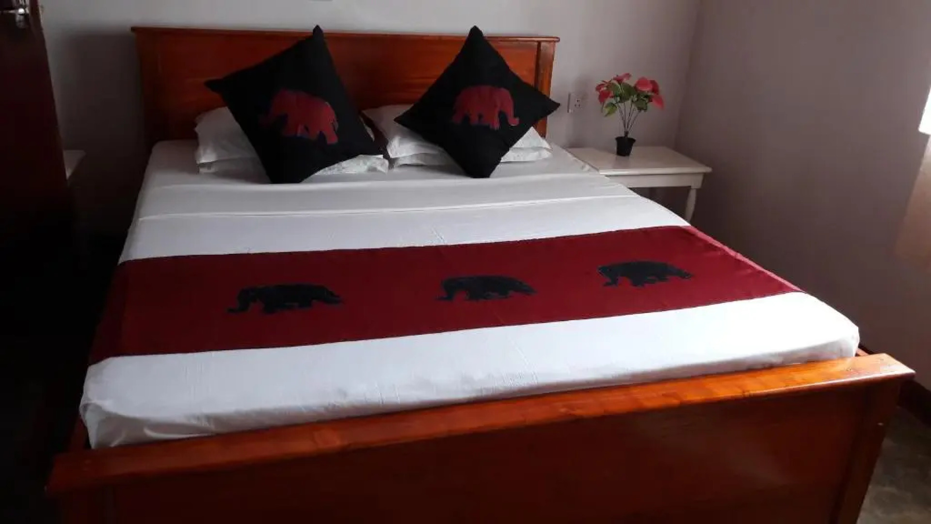 Surf reef guest house