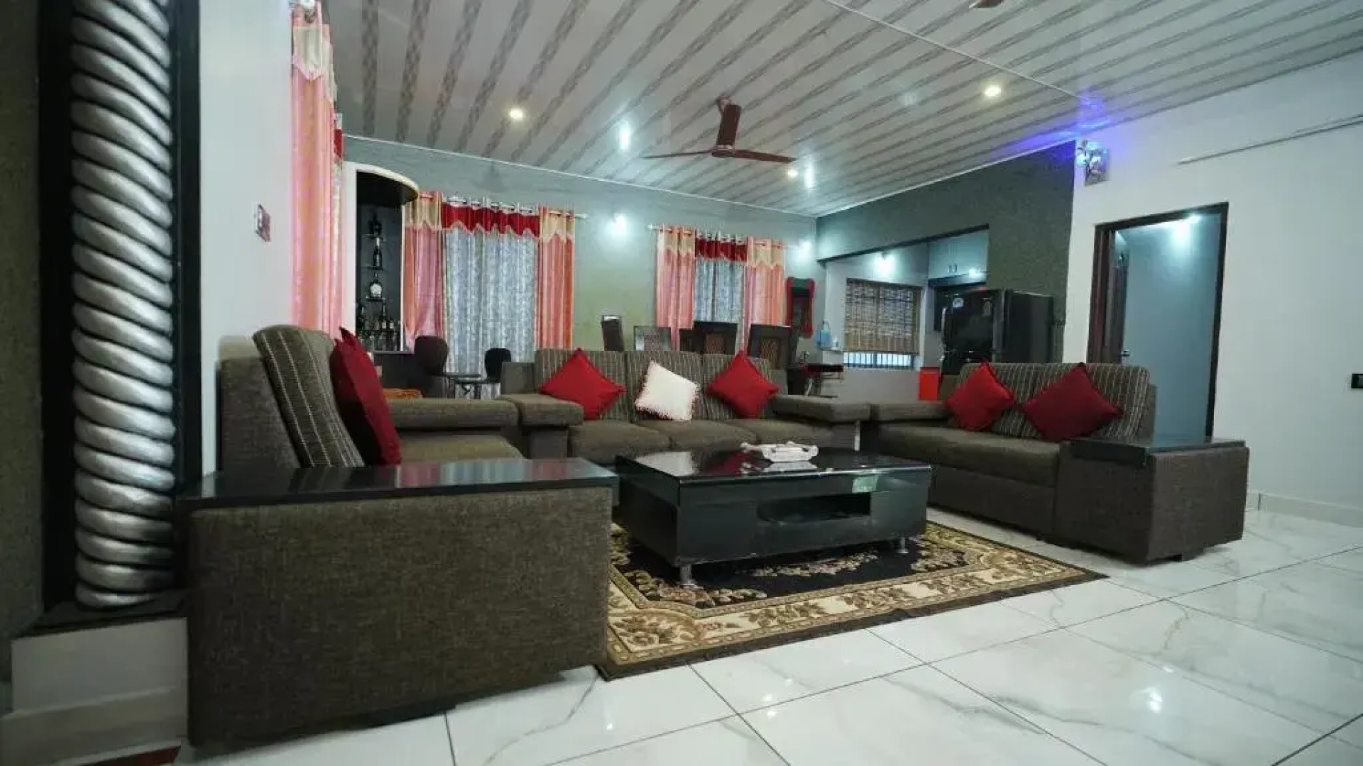 Srinikethana Home Stay with Swimming Pool