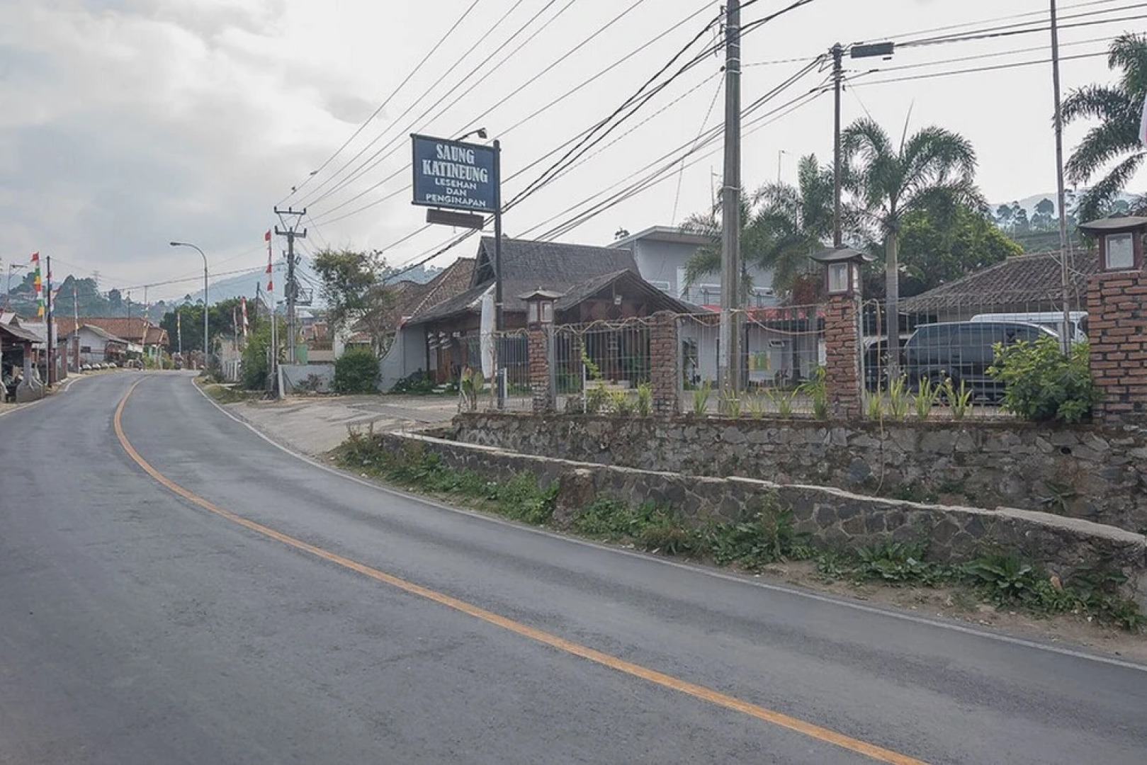 Saung Katineung by Reddoorz