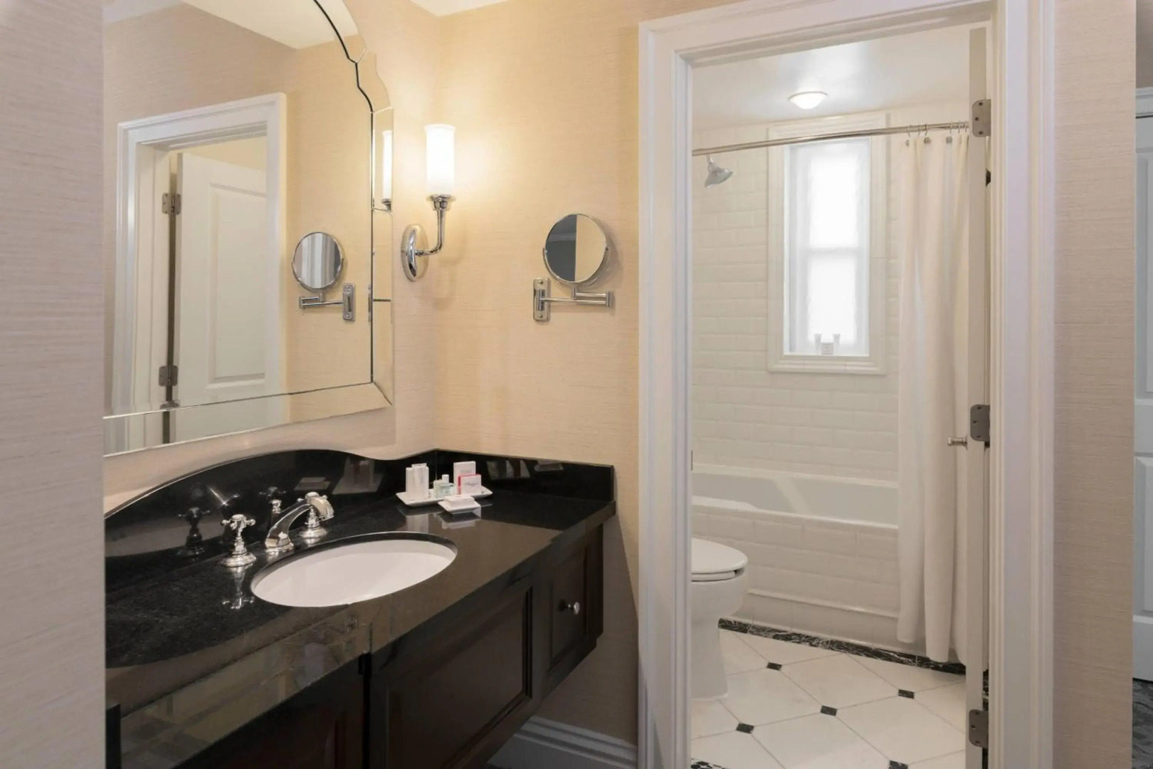 The Raphael Hotel, Autograph Collection