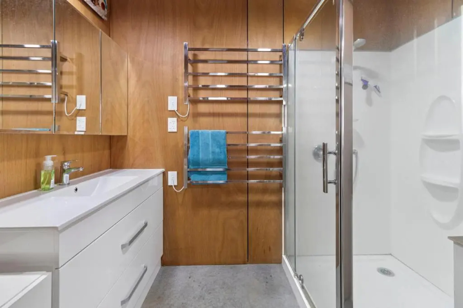 Happy Families on Hanlen - Waihi Beach Holiday Home