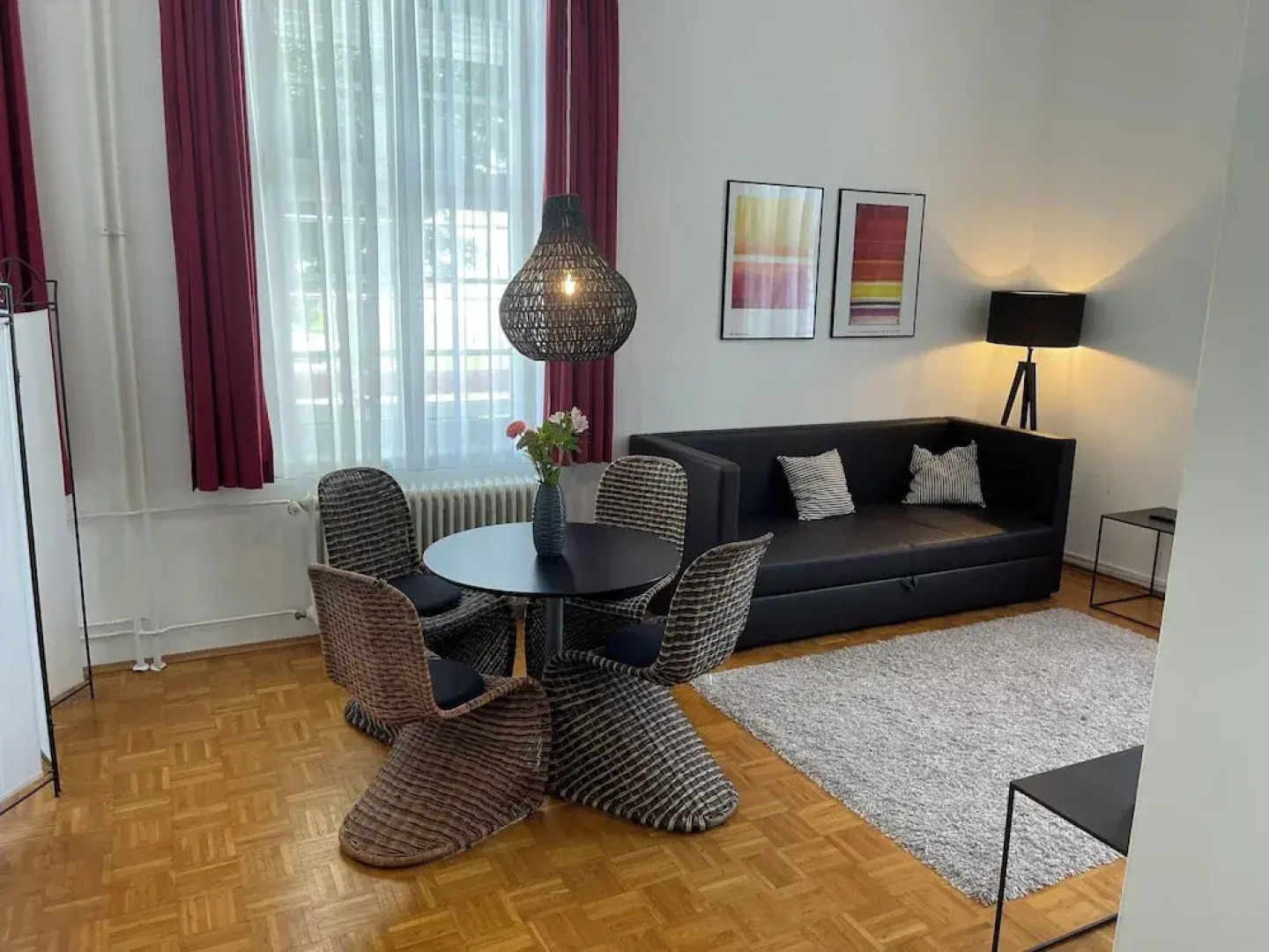 WHLIVING - Apartments & Studios