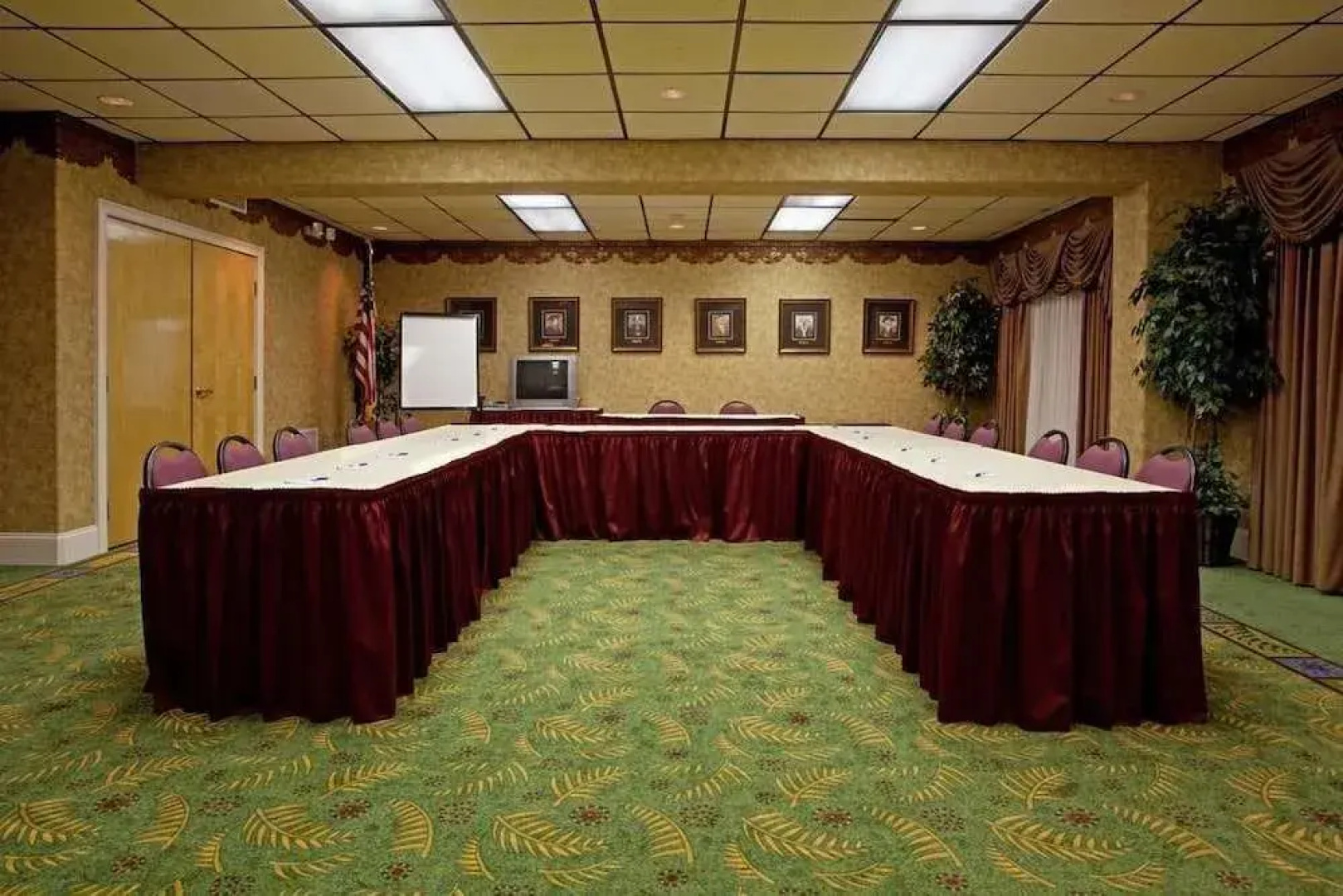 Holiday Inn Express Charleston-Moncks Corner