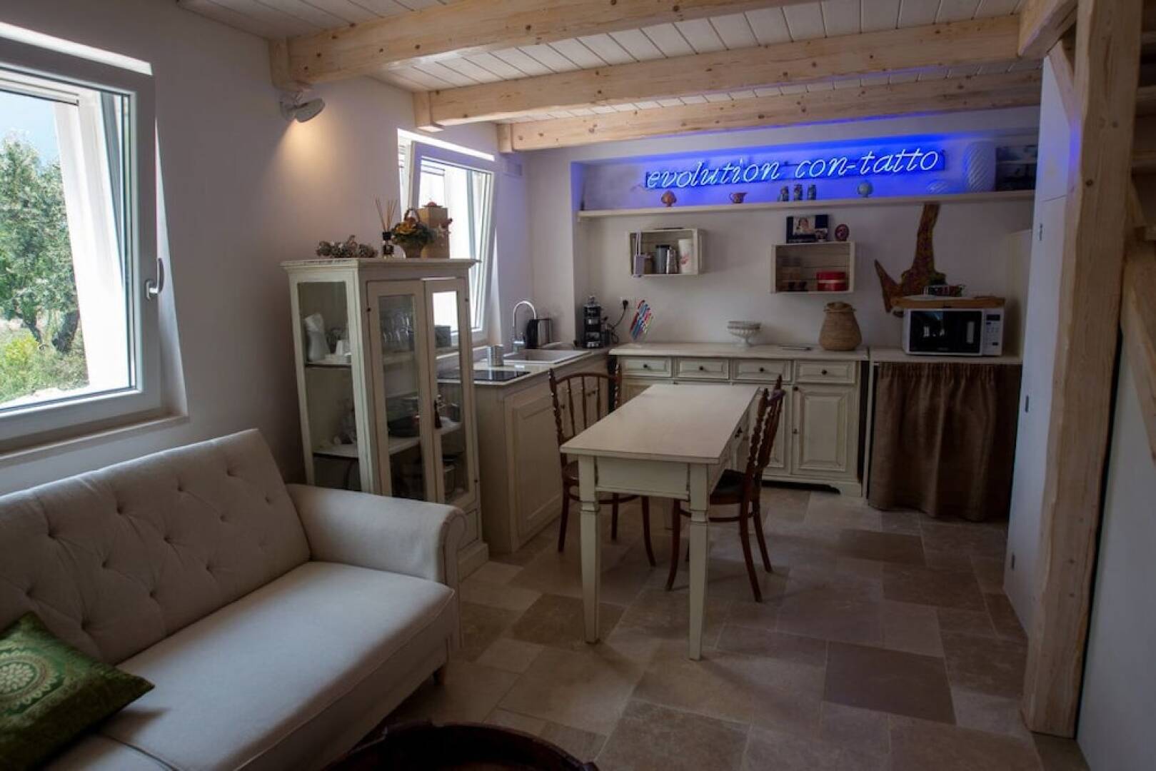 Lamia Tipica con Piscina