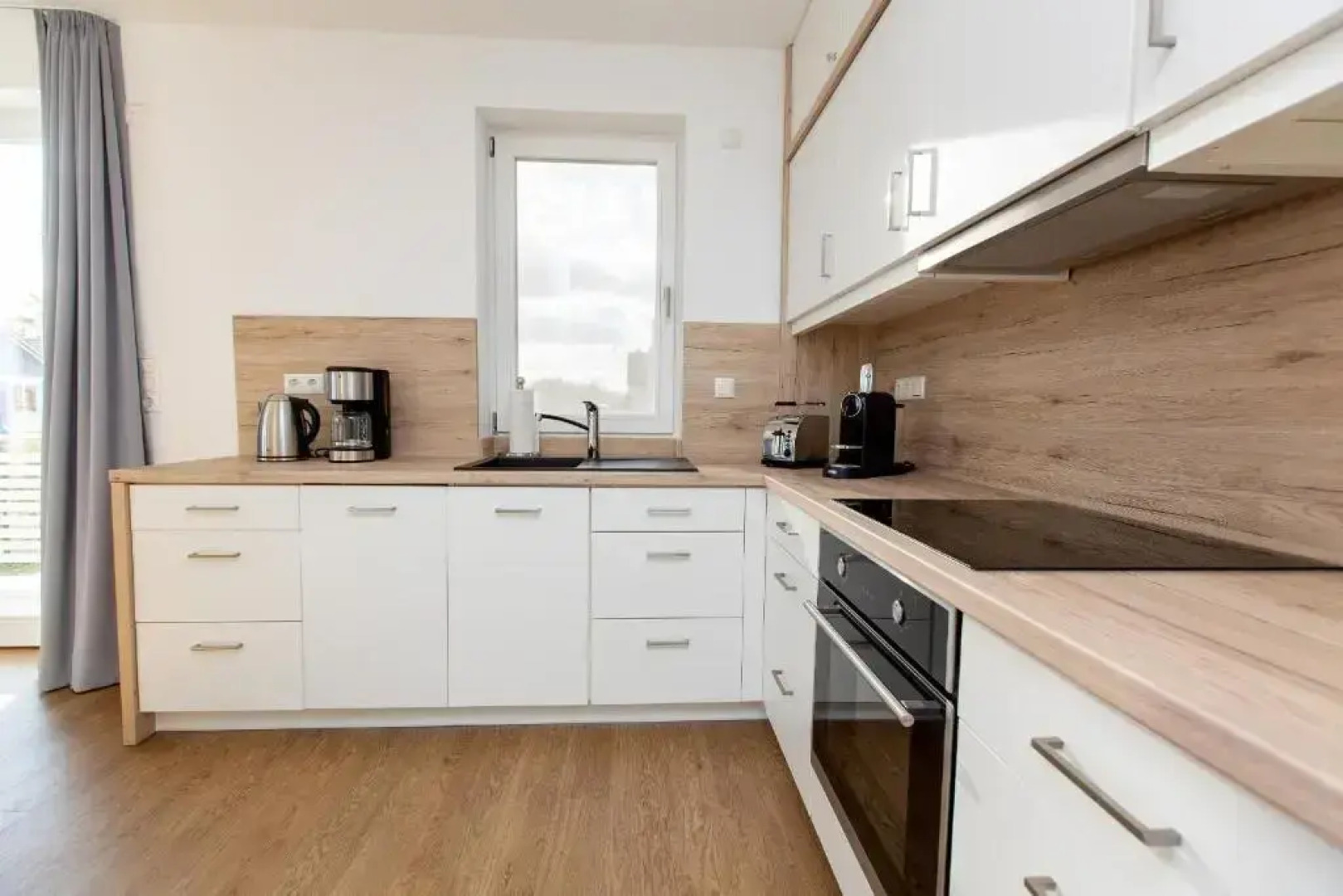 4 Zimmer Maisonette 3 Balkone optional Bootsliegeplatz Haus 6 A6