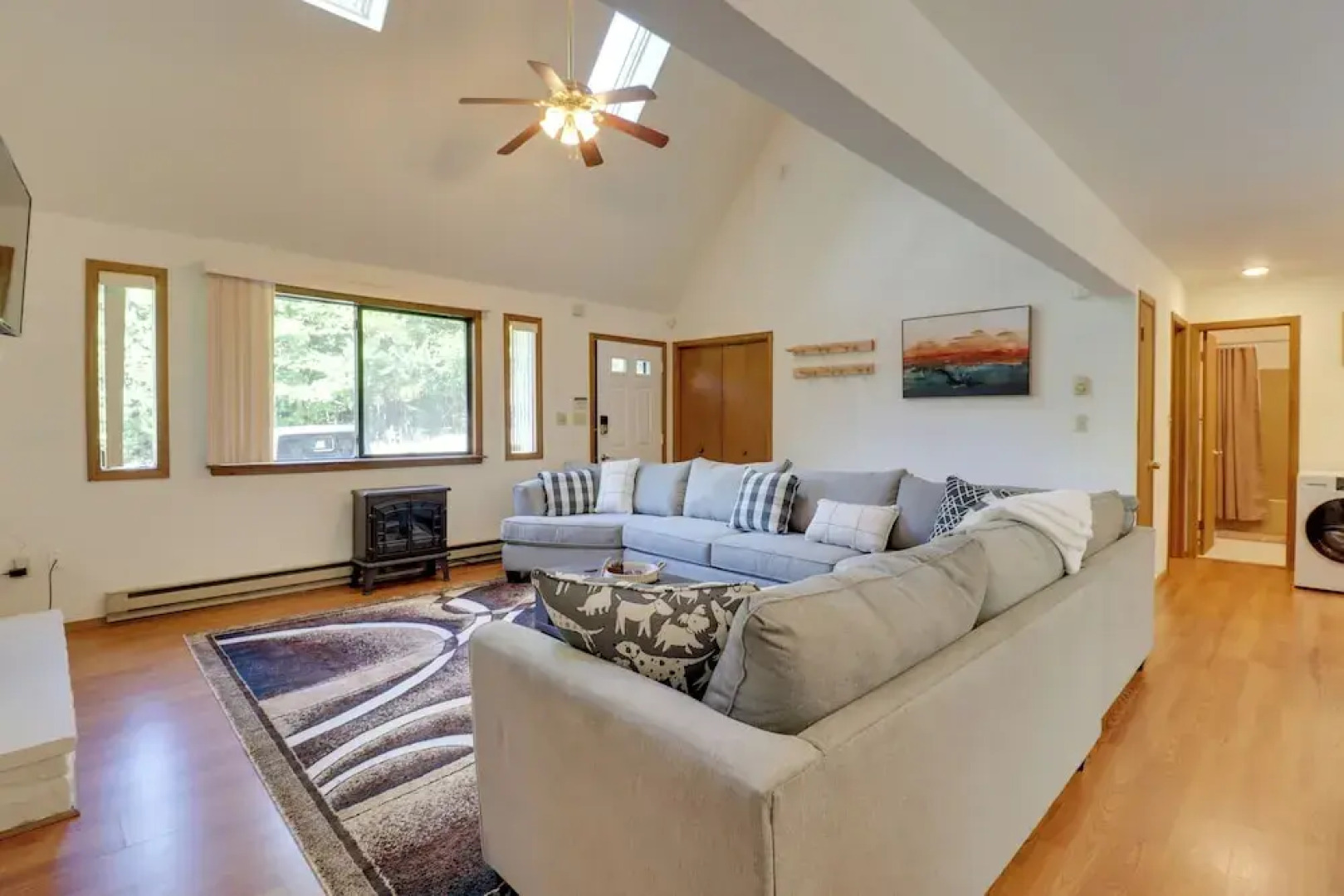 Furnished Deck & Game Room: Cabin in Tobyhanna