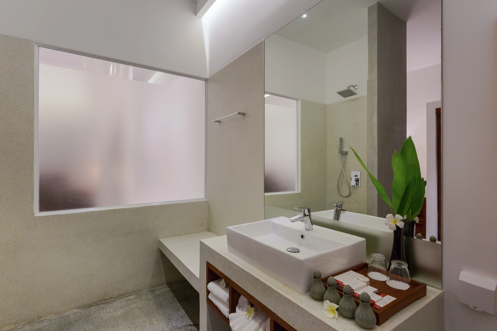 Lynnaya Urban River Resort