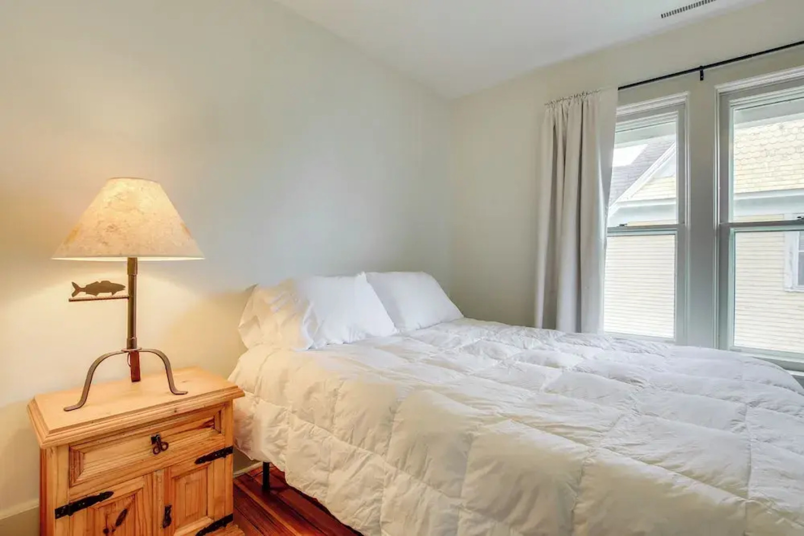 Cozy Elkhart Lake Apartment: Walk to Town & Dining