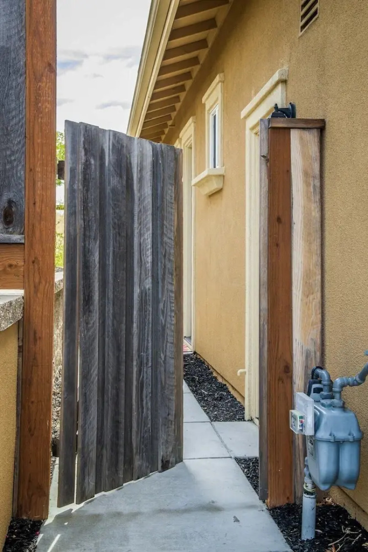 Cozy, Updated In-law