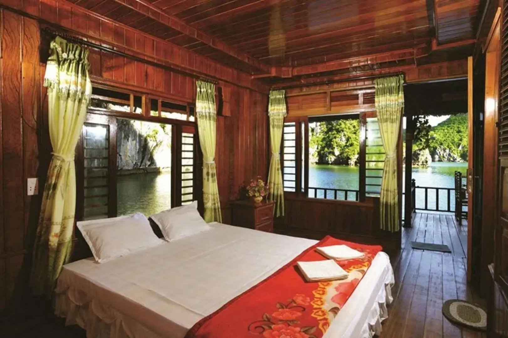 Cat Ba Sandy Beach Resort