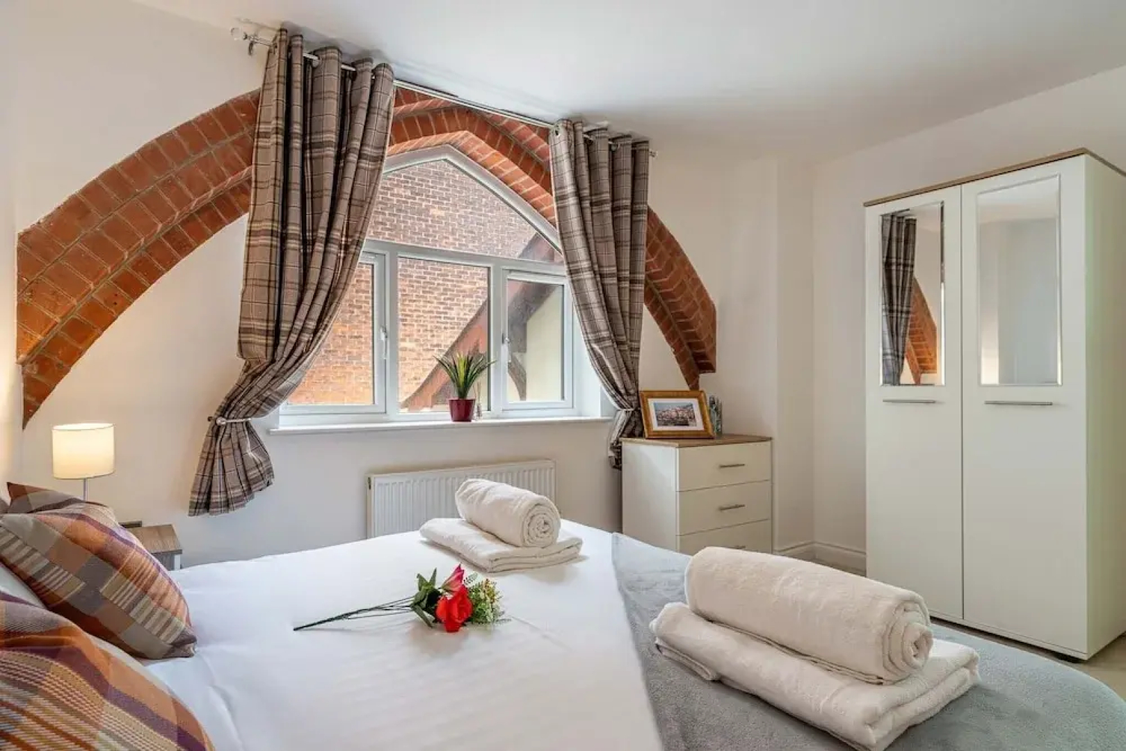 Grade 2 Listed Converted Church, Within 750yrds to Southsea Beach