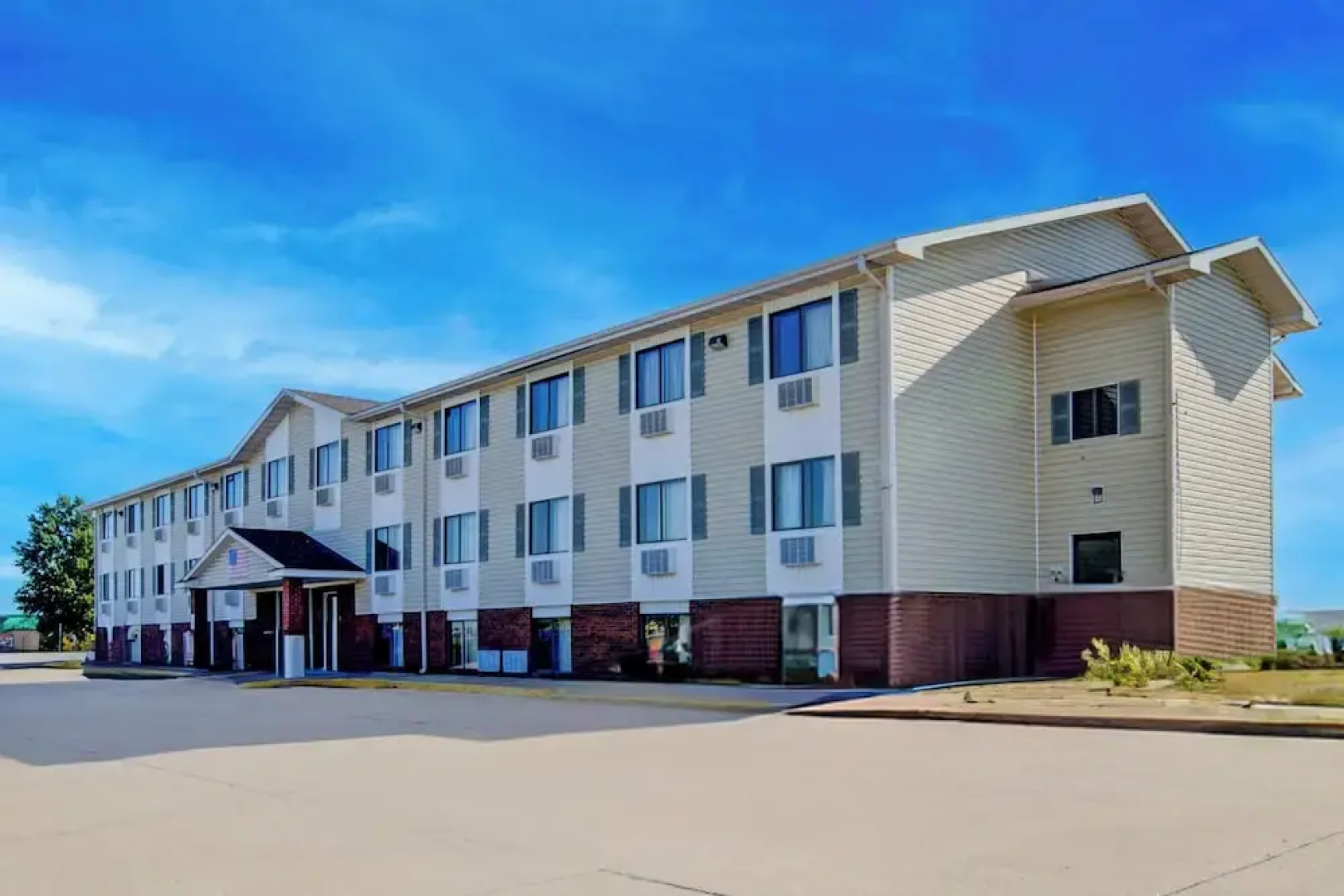 Capital O Amerihost Inn and Suites Kingdom City Hwy 54 MO