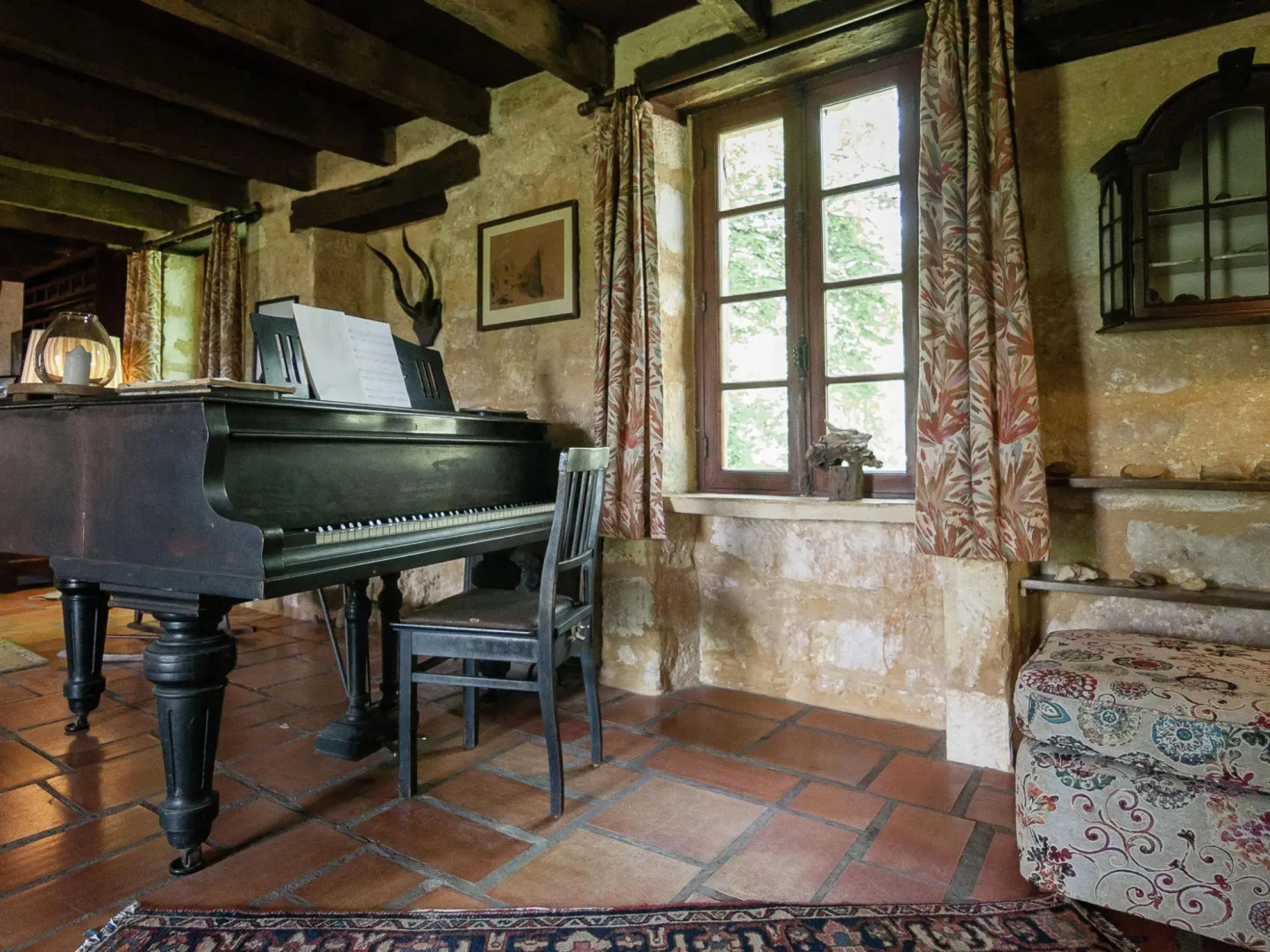 Quaint Mansion in Aquitaine estate with private garden