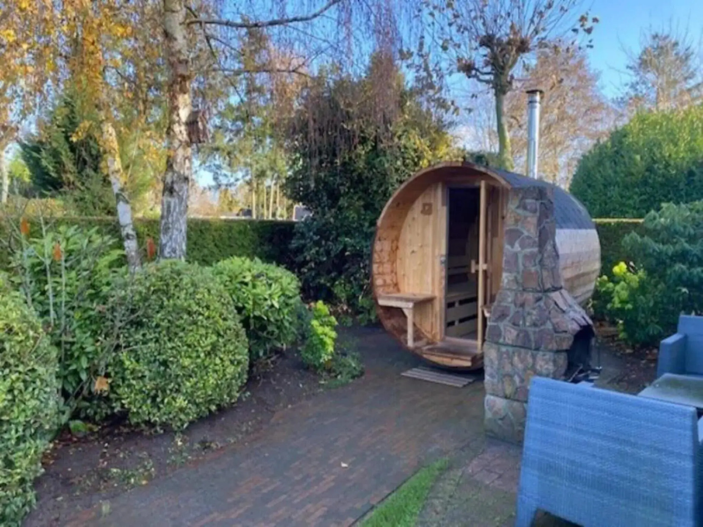 Forest Cabin With Pets