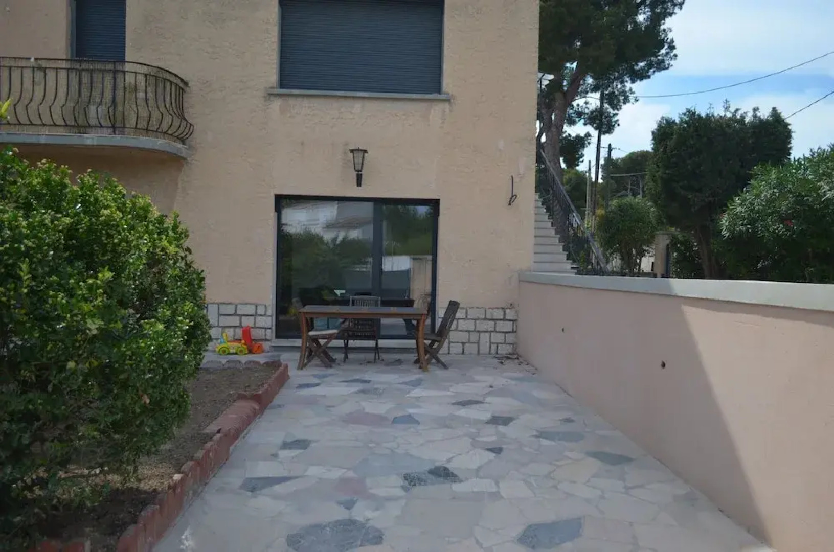 App. 100m2 avec jardin proche plages