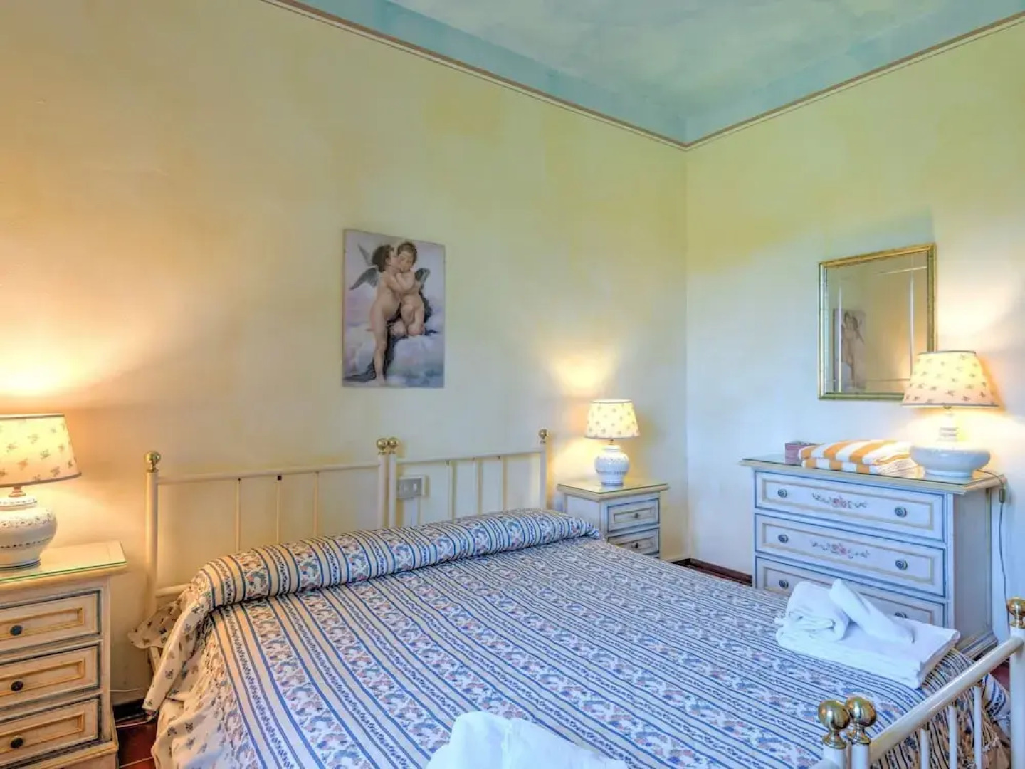 Beautiful Farmhouse in San Vivaldo with Swimming Pool